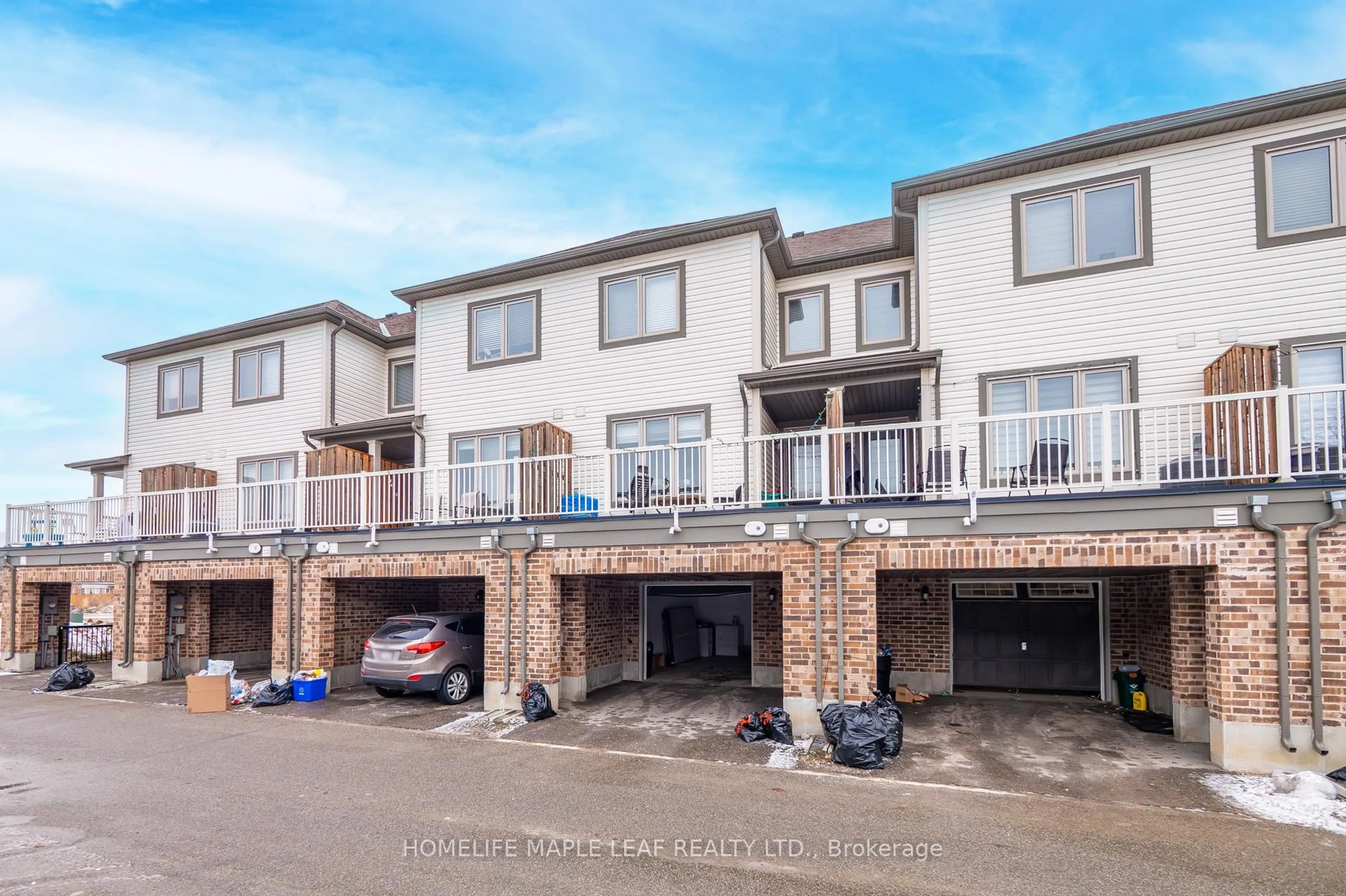 A pic from outside/outdoor area/front of a property/back of a property/a pic from drone, unknown for 582 Linden Dr #68, Cambridge Ontario N3H 0C9