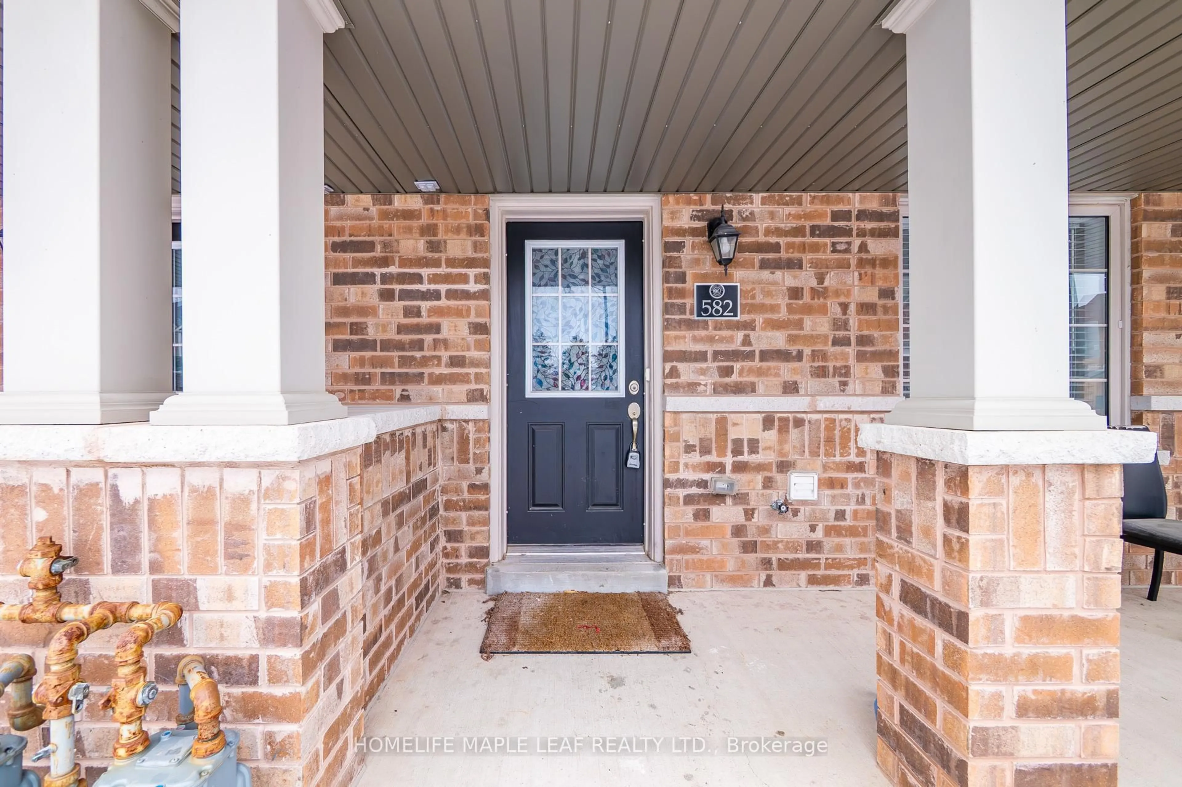 Indoor entryway for 582 Linden Dr #68, Cambridge Ontario N3H 0C9