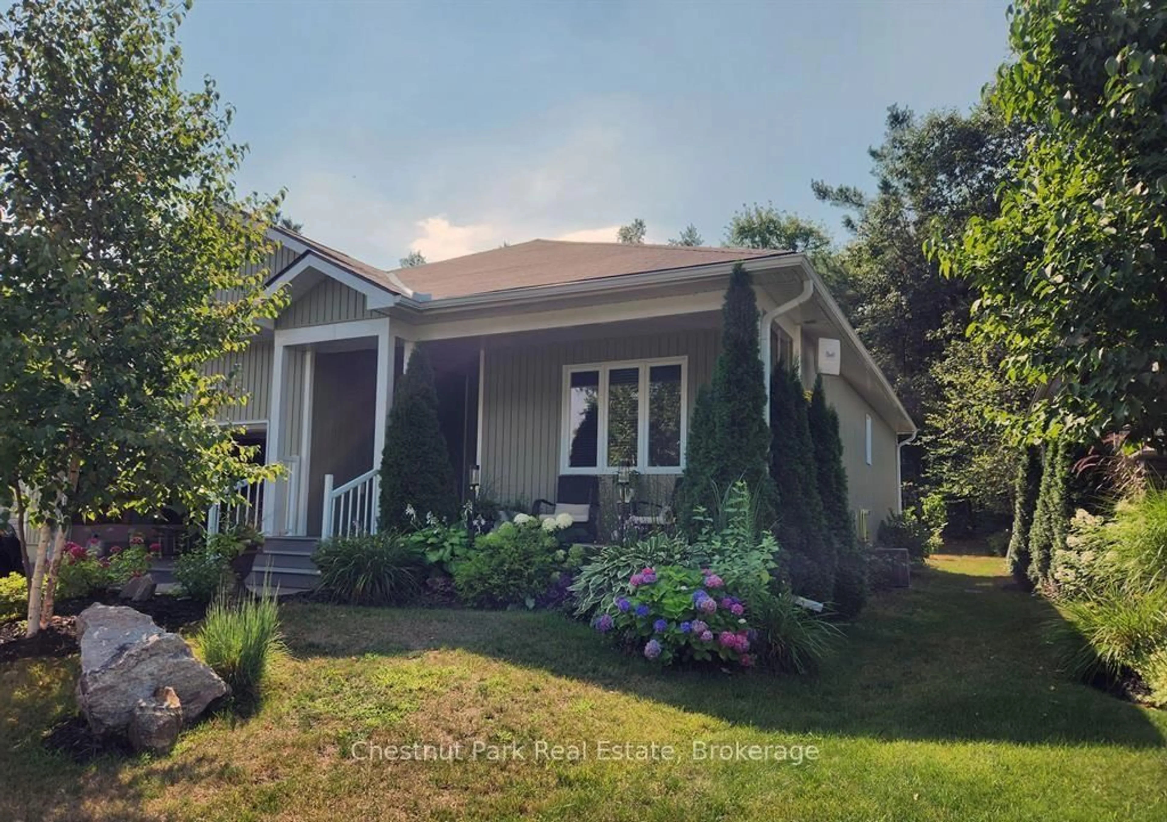 Home with vinyl exterior material, street for 153 Pineridge Gate, Gravenhurst Ontario P1P 0A3