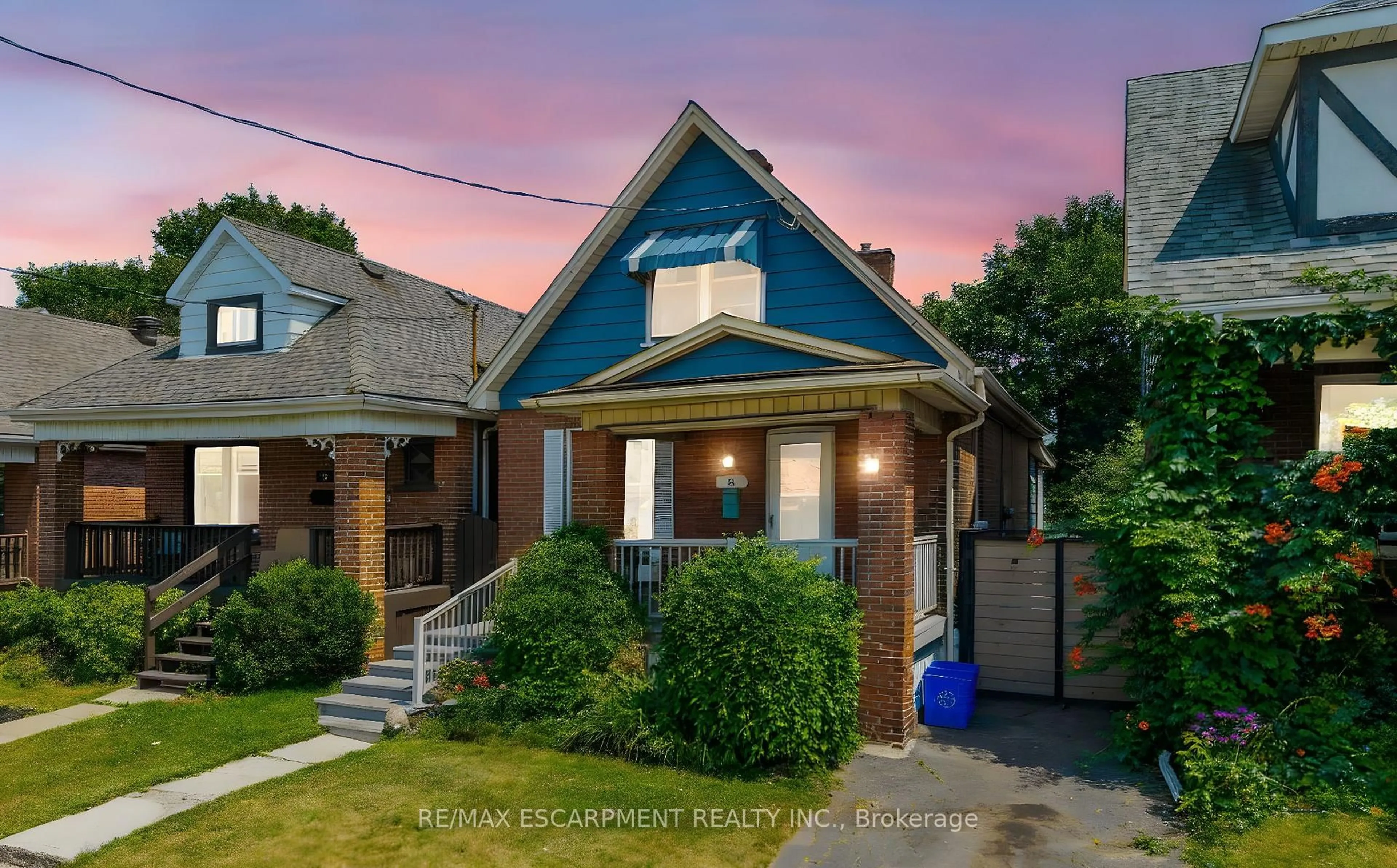 Home with brick exterior material, street for 52 Connaught Ave, Hamilton Ontario L8L 6Y8