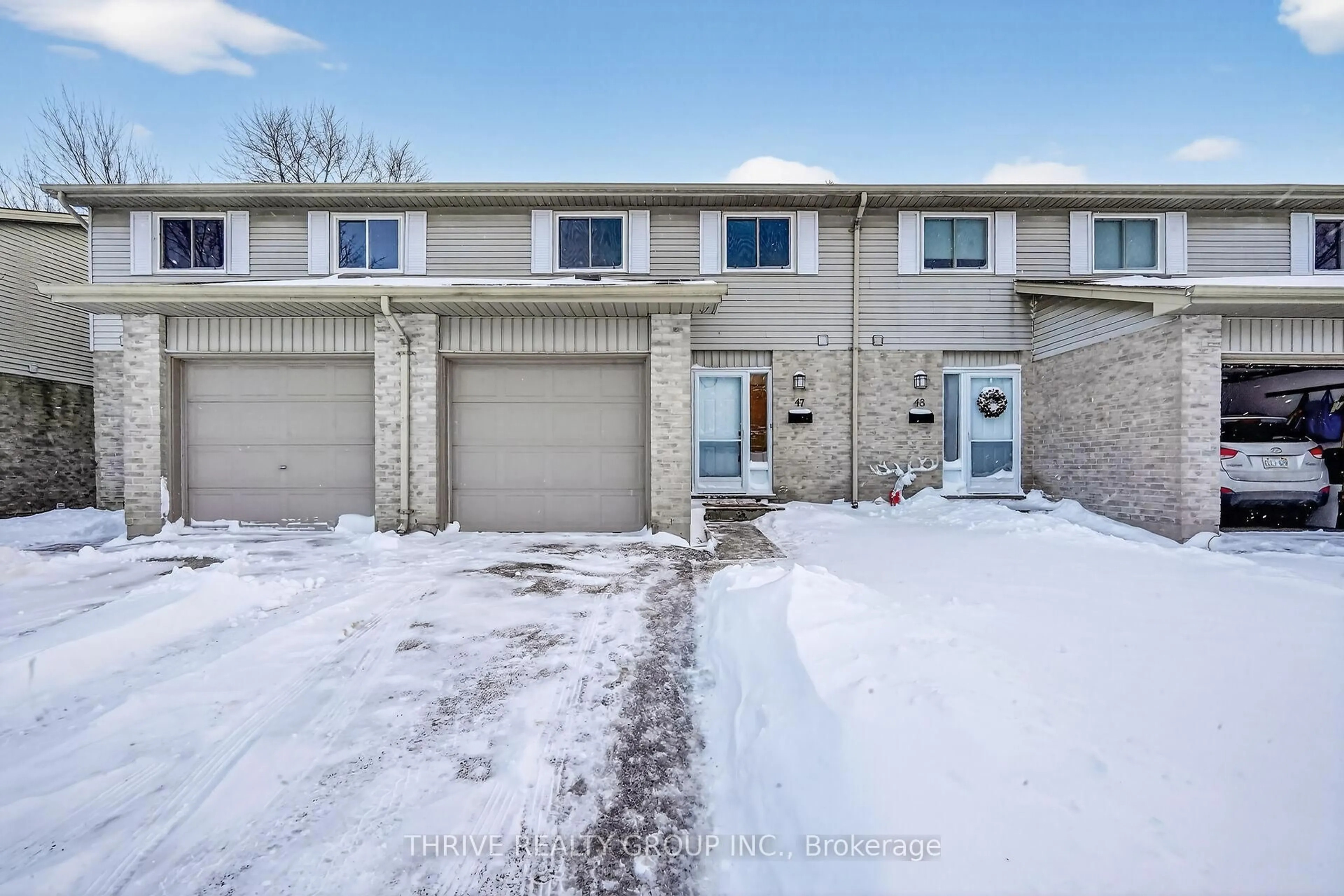A pic from outside/outdoor area/front of a property/back of a property/a pic from drone, street for 30 Clarendon Cres #47, London South Ontario N6C 5Y2