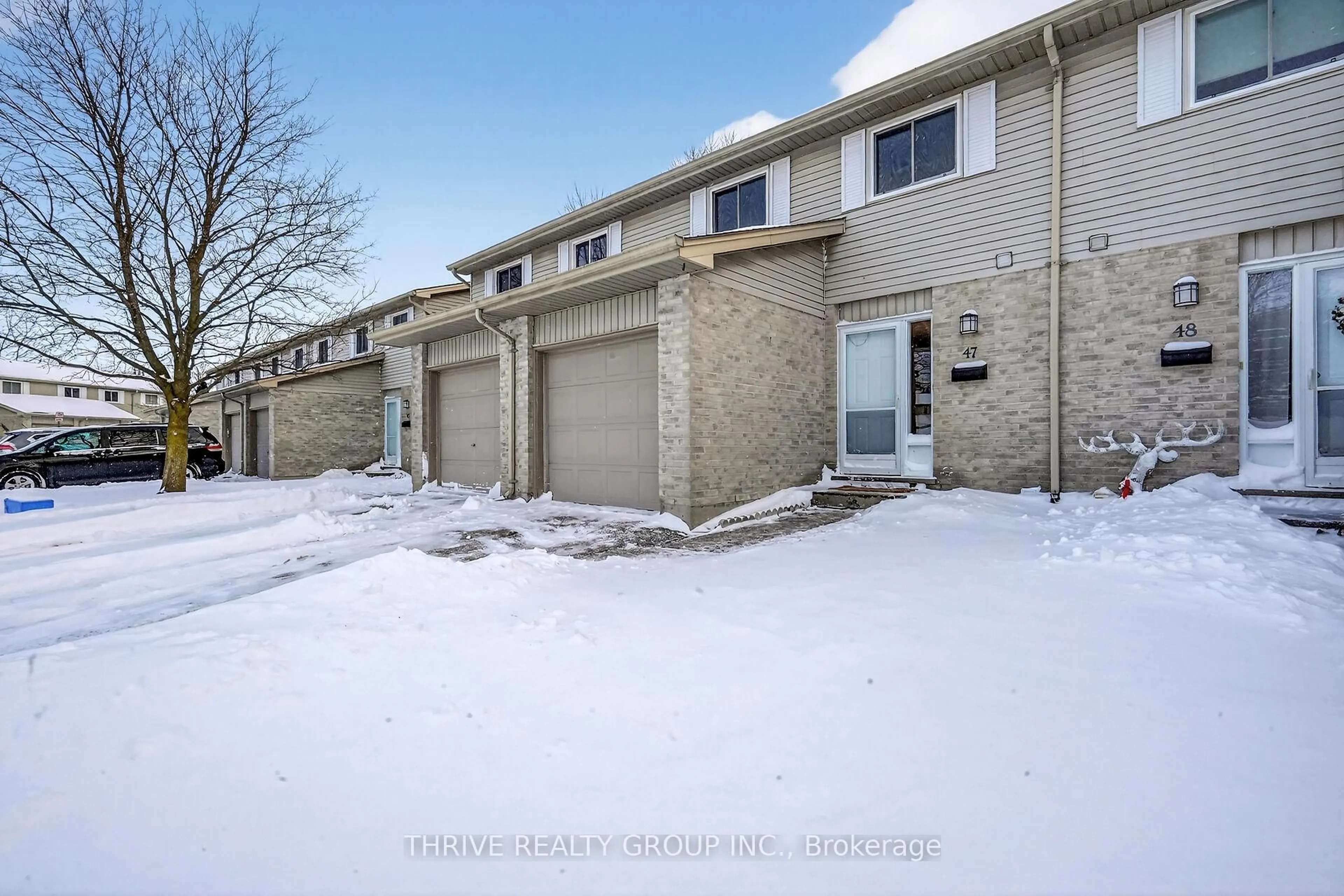 A pic from outside/outdoor area/front of a property/back of a property/a pic from drone, street for 30 Clarendon Cres #47, London South Ontario N6C 5Y2