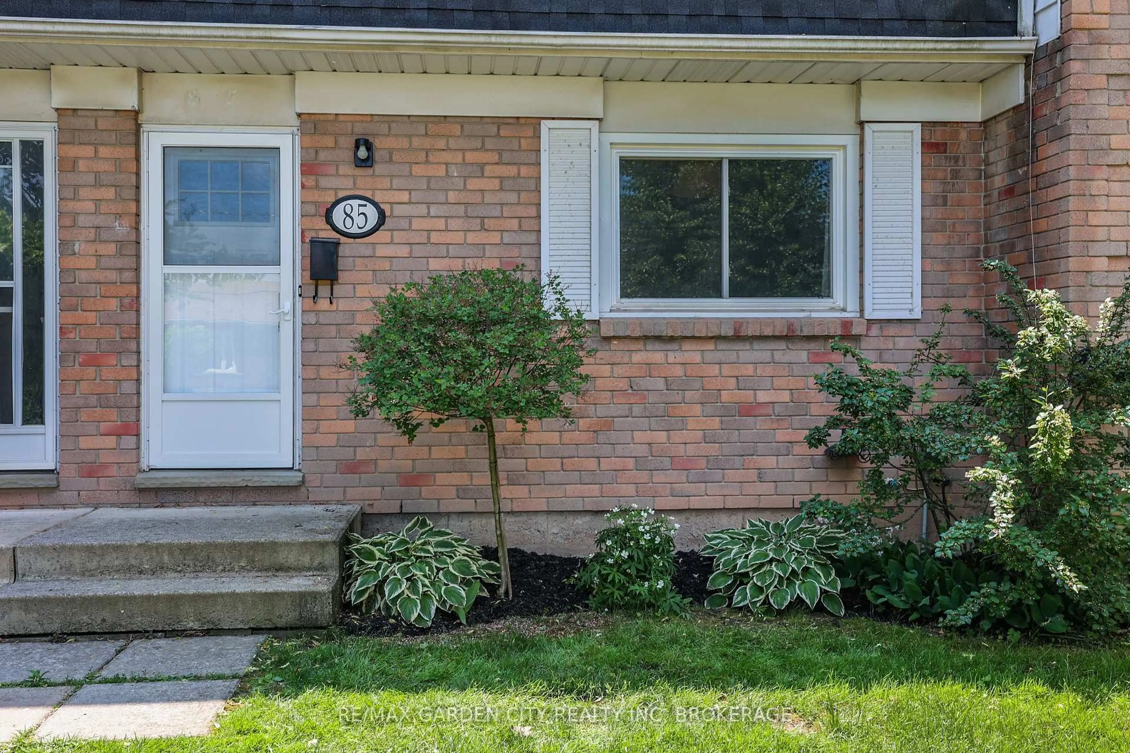 Home with brick exterior material, street for 185 Denistoun St #85, Welland Ontario L3C 6J6