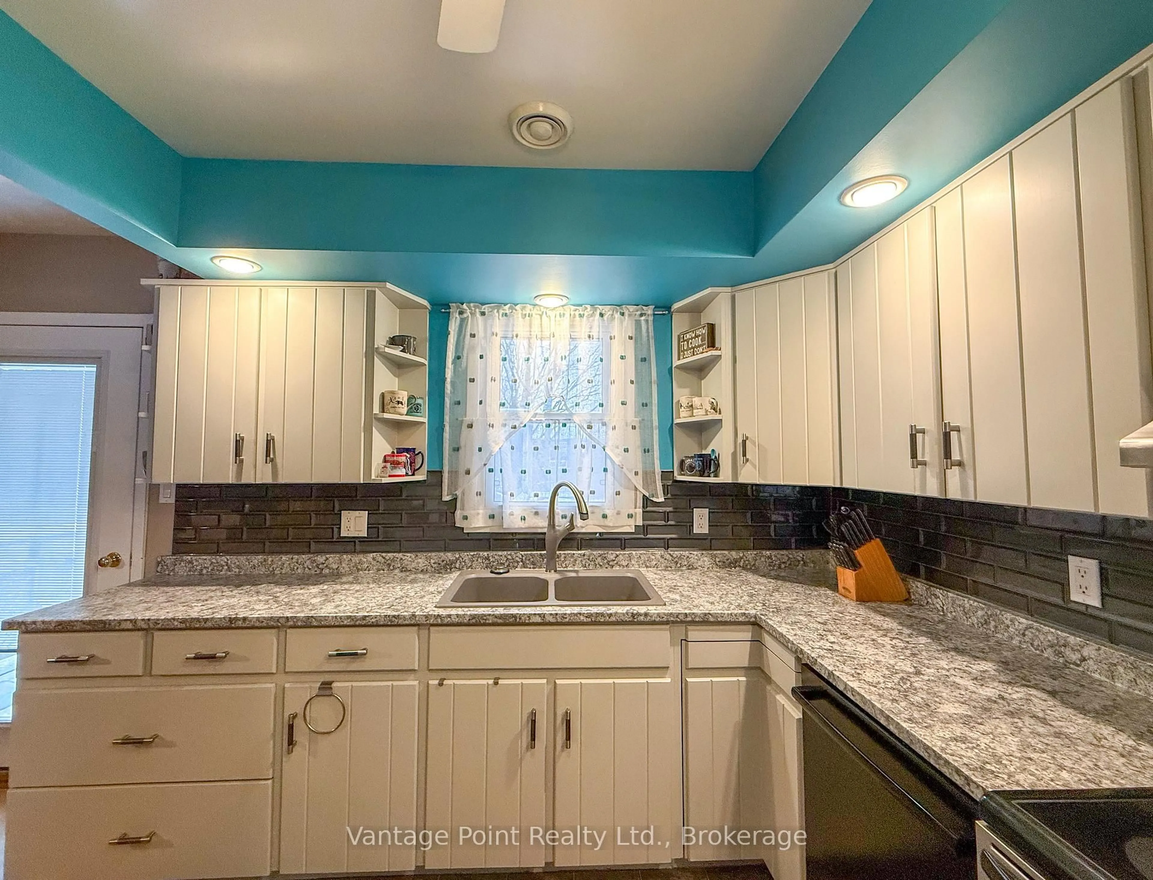 Unknown for 154 15th Ave Clse, Hanover Ontario N4N 3P8