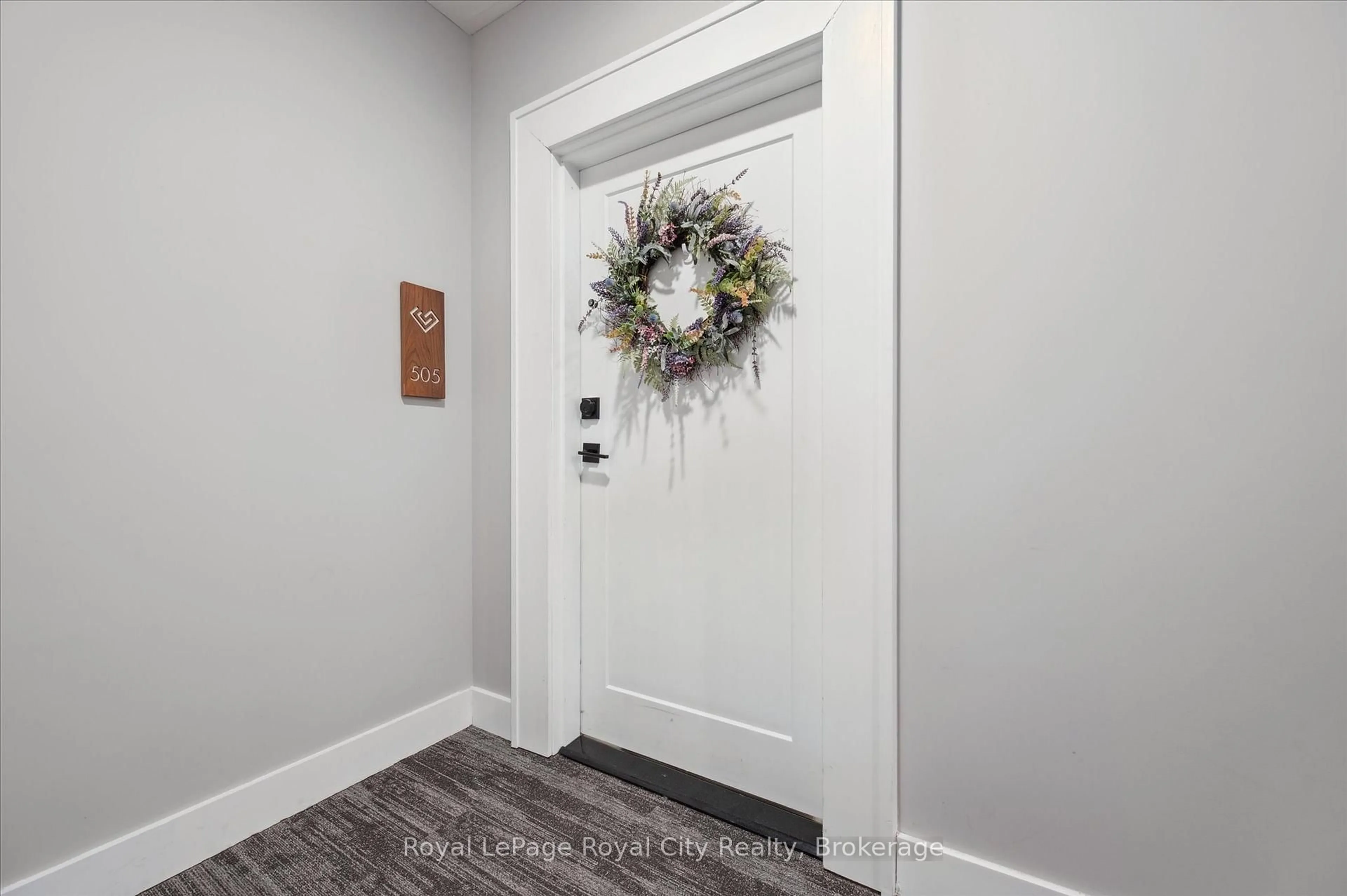 Indoor entryway for 1880 Gordon St #505, Guelph Ontario N1L 0P5