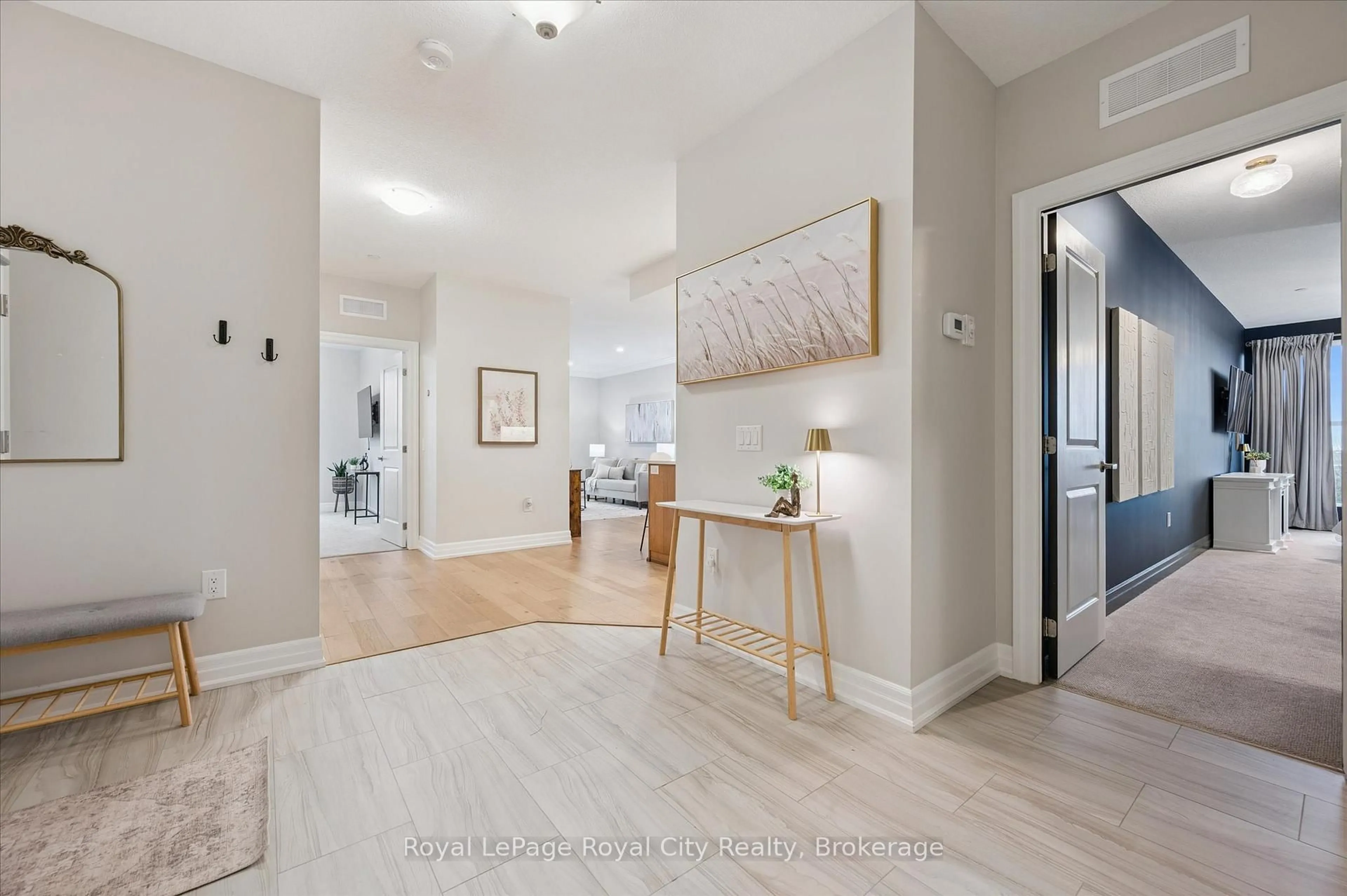 Indoor entryway for 1880 Gordon St #505, Guelph Ontario N1L 0P5