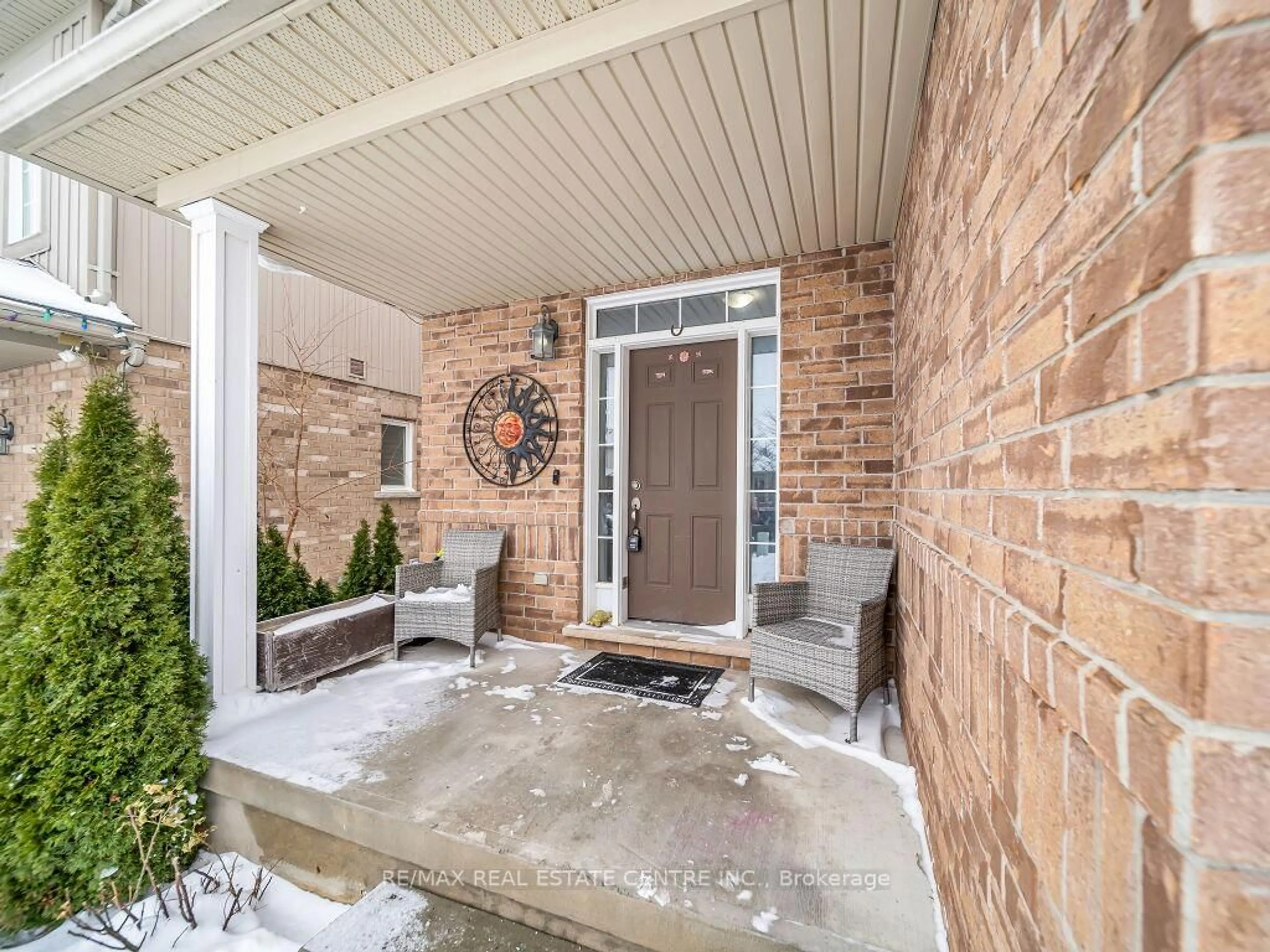 Indoor entryway for 3 Creighton Ave, Guelph Ontario N1E 0G8