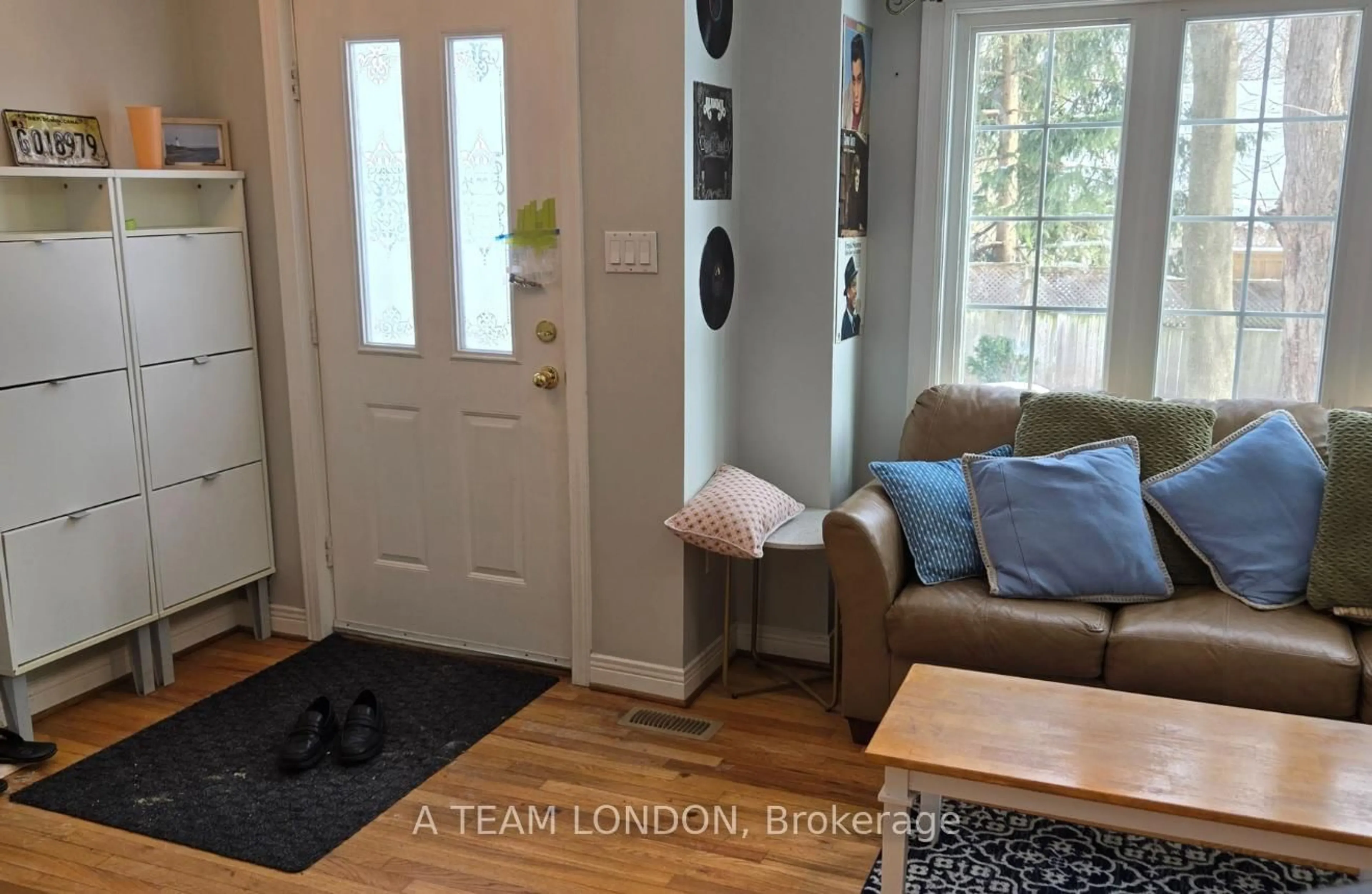 Indoor entryway for 39 Regina St #3, London East Ontario N5Y 3B6