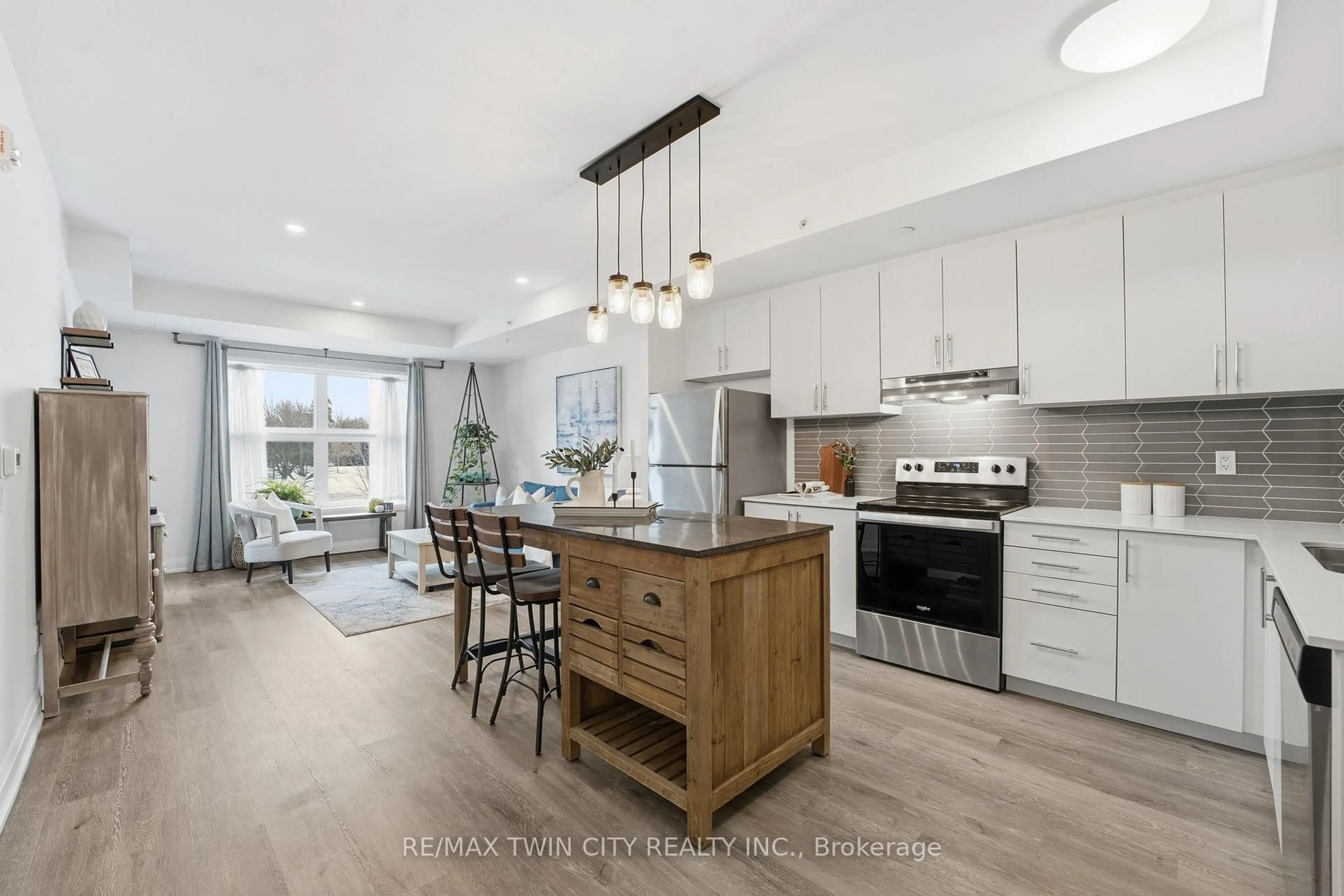 Open concept kitchen, unknown for 88 Gibson St #307, North Dumfries Ontario N0B 1E0