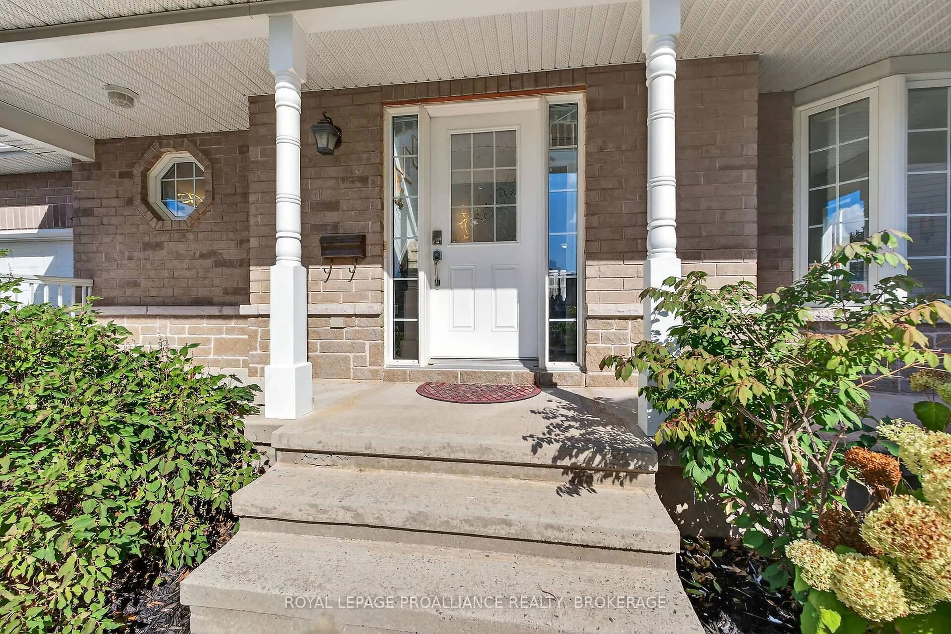 Indoor entryway for 1974 Geology Tr, Kingston Ontario K7M 9H5