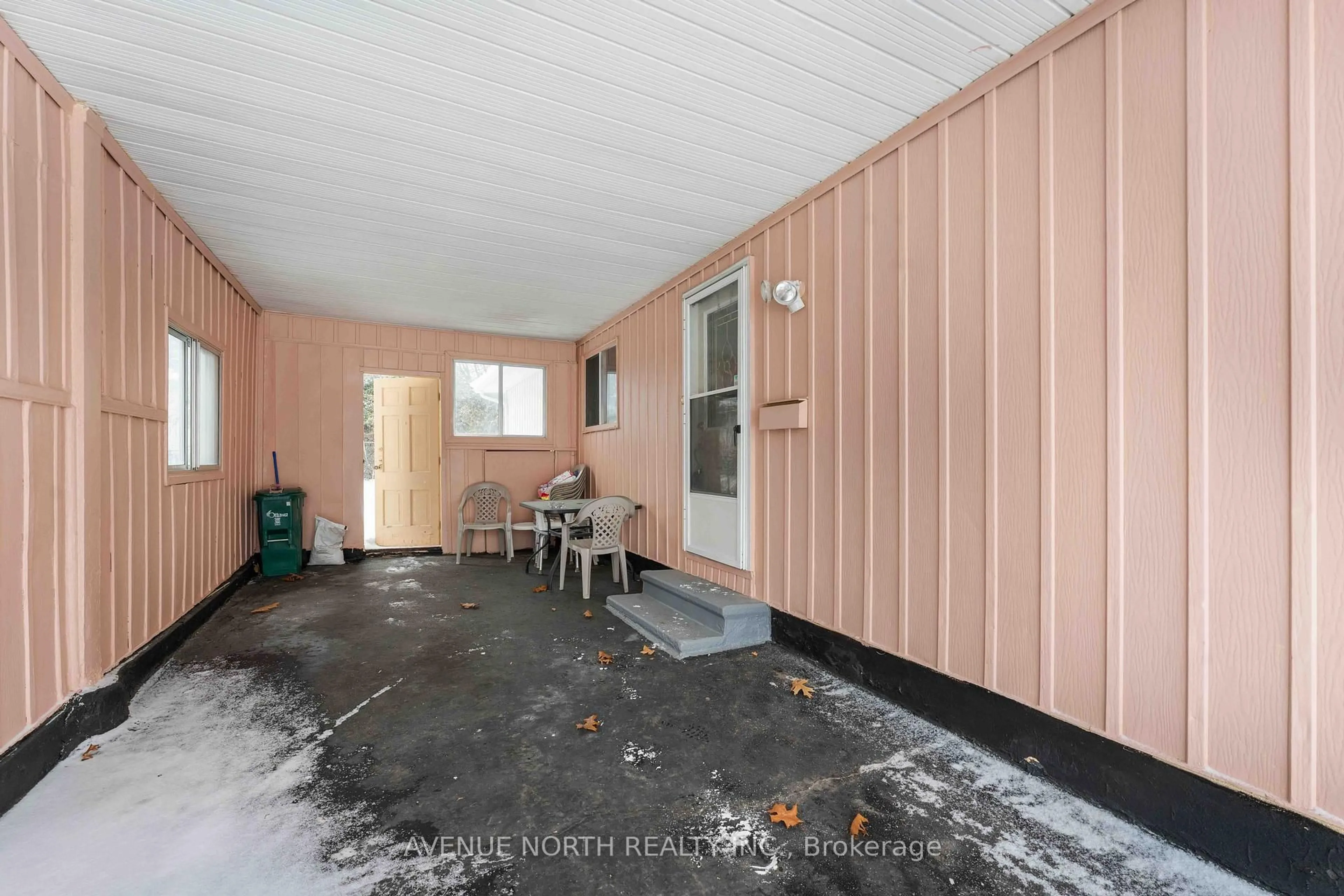 Unknown for 2178 Erinbrook Cres, Ottawa Ontario K1B 4J4