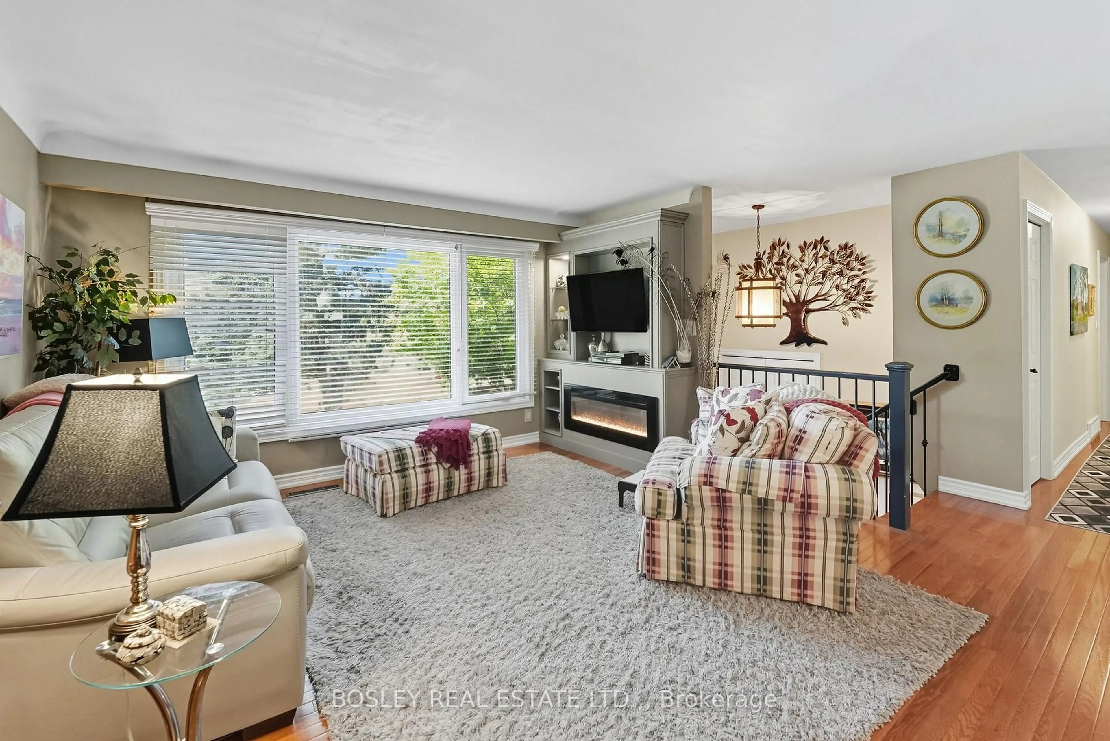 Living room with furniture, unknown for 10 Northgate Circ, Niagara-on-the-Lake Ontario L0S 1J0