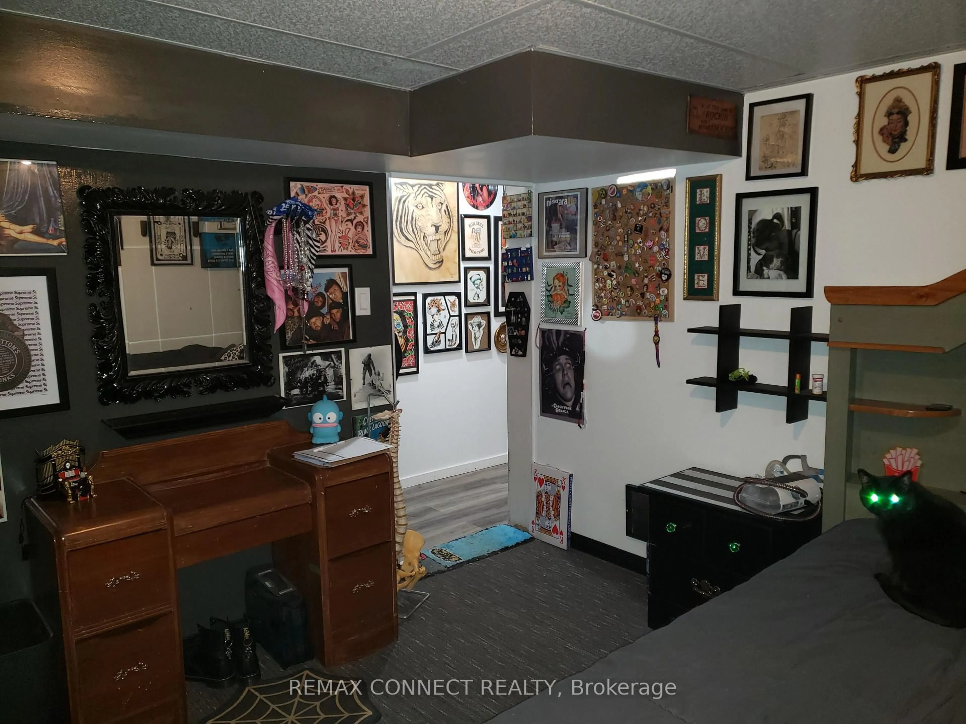 A pic of a room for 9 Prince St, St. Catharines Ontario L2R 3X6