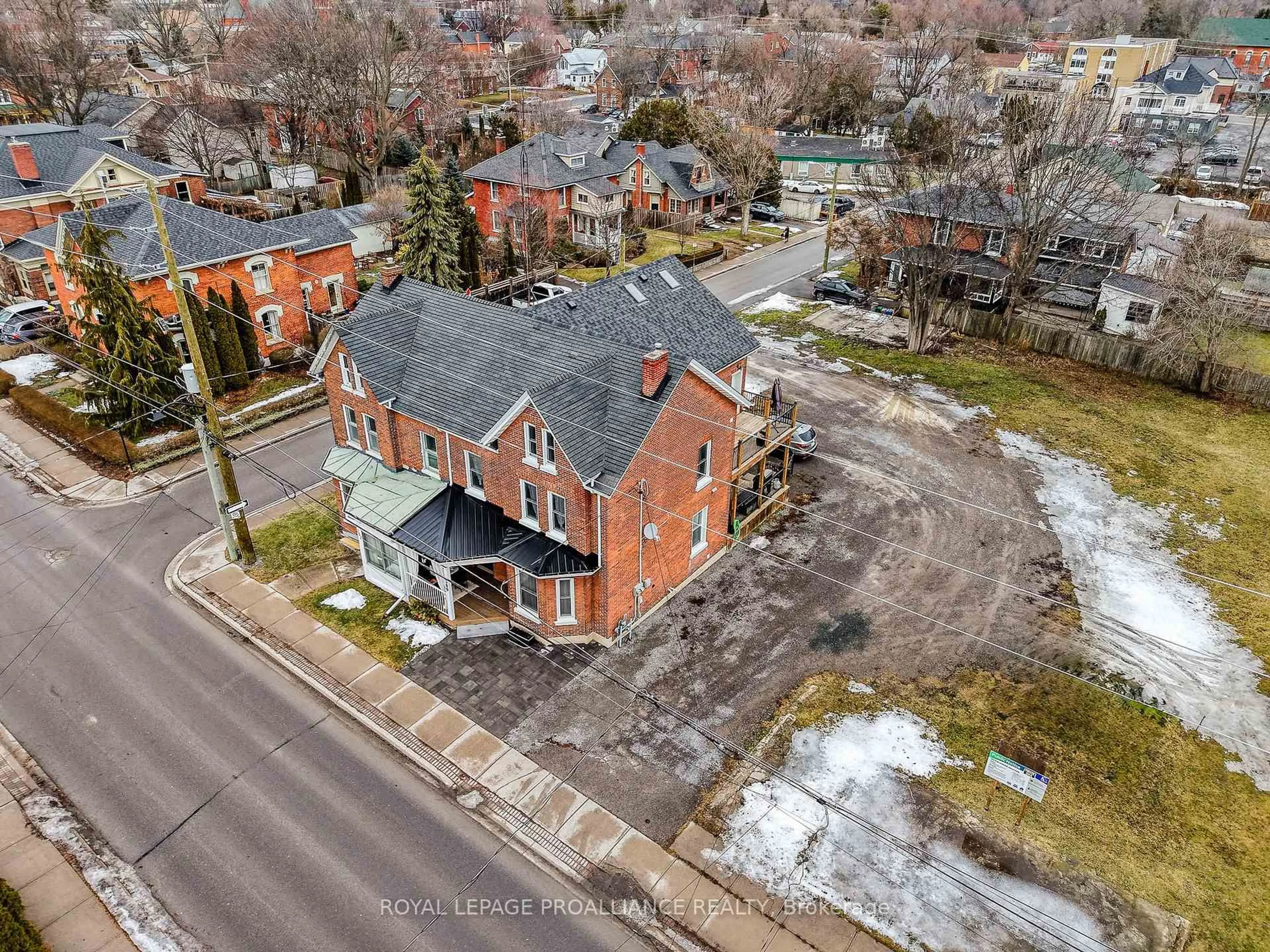 A pic from outside/outdoor area/front of a property/back of a property/a pic from drone, building for 300 George St, Cobourg Ontario K9A 3L8