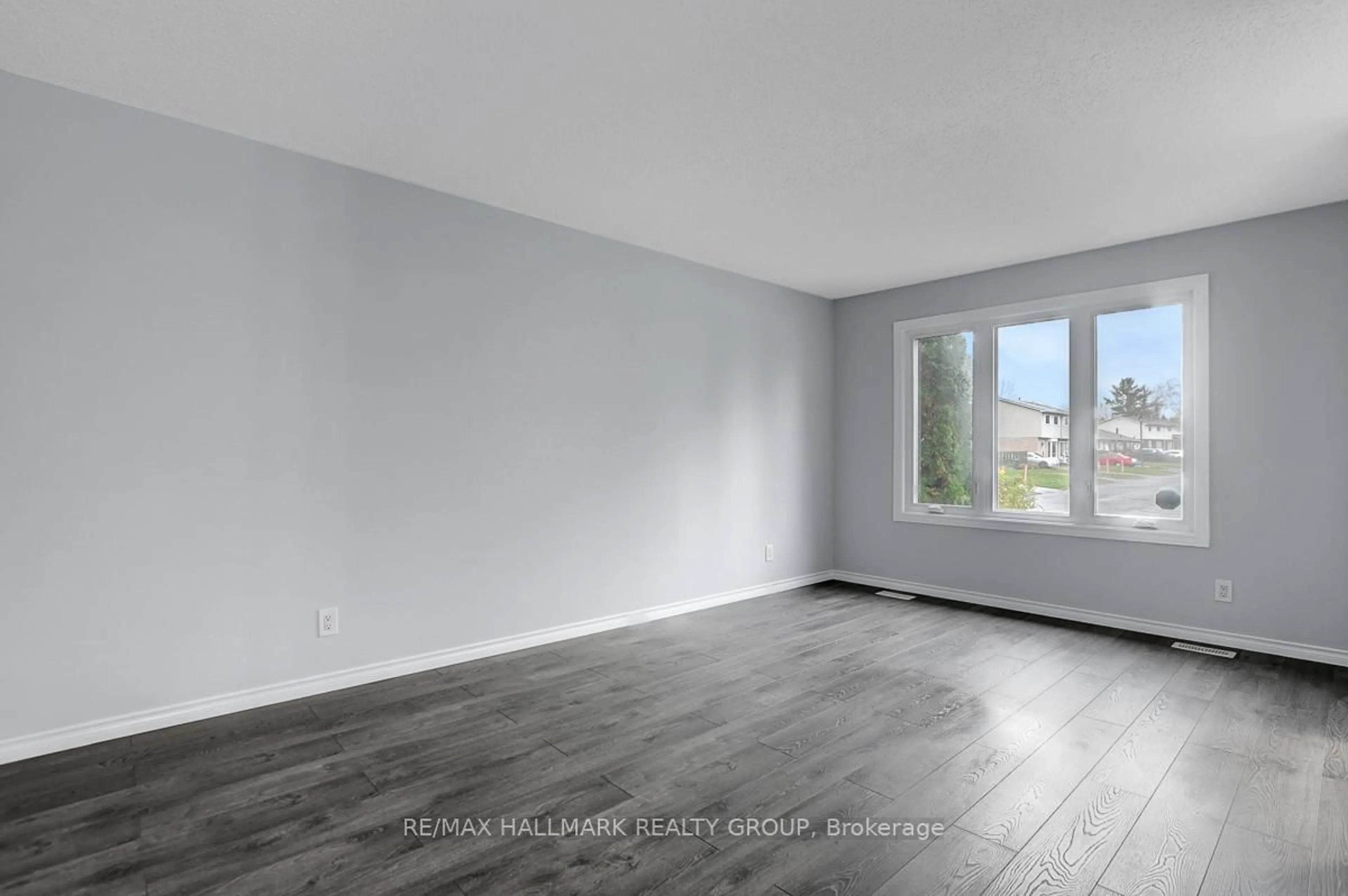 A pic of a room for 71 Morton Dr, Ottawa Ontario K2L 1W9