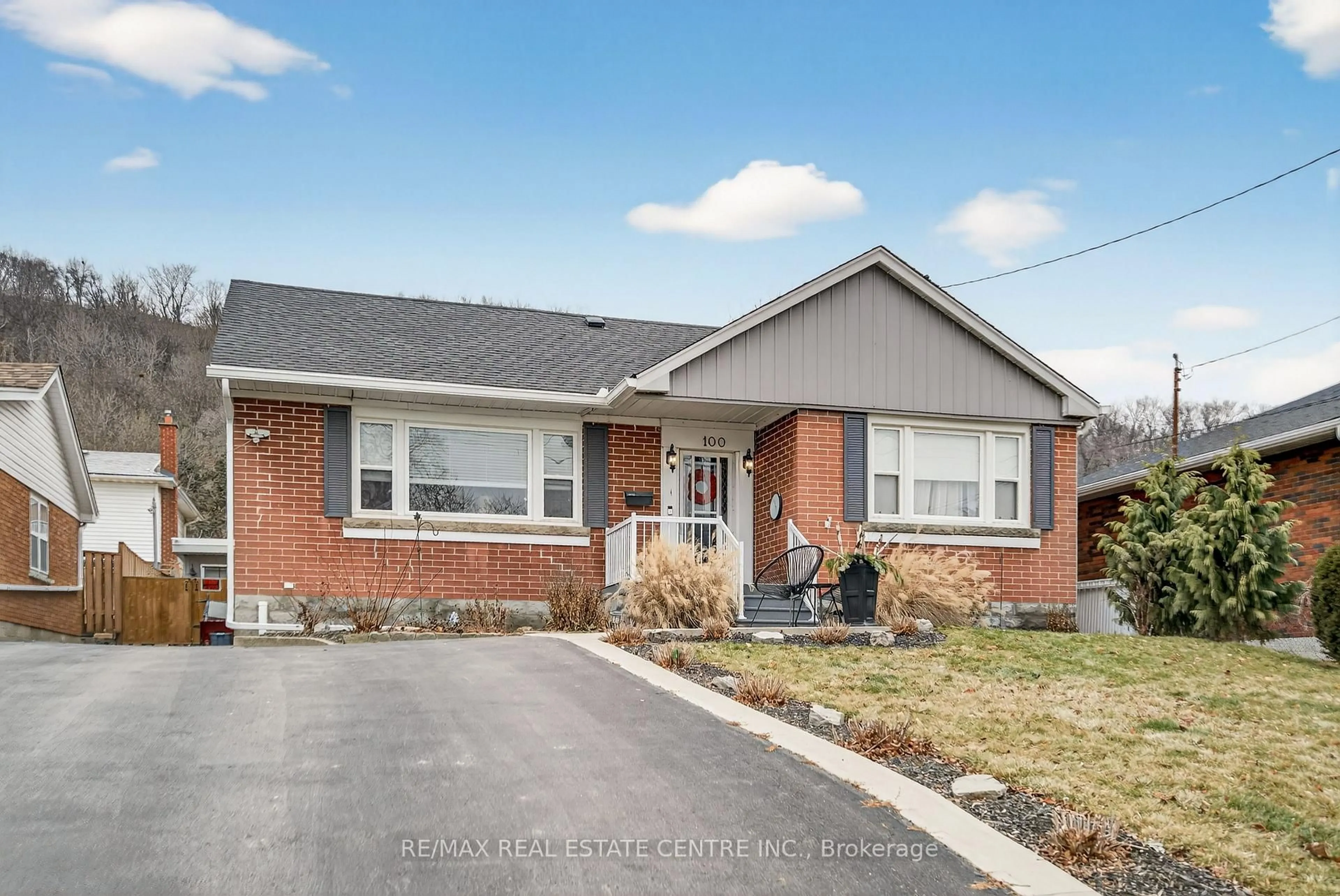 Home with brick exterior material, street for 100 Ferndale Ave, Hamilton Ontario L8K 4L6