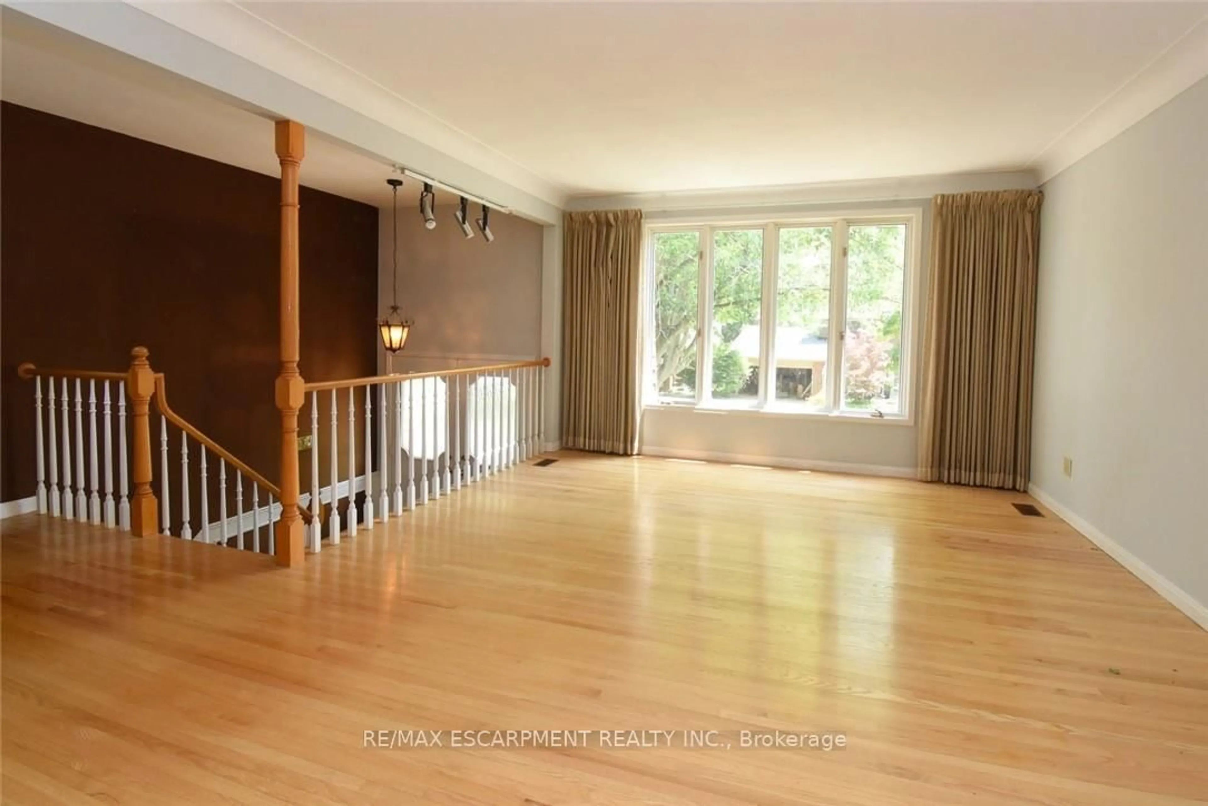 Unknown for 30 TERRACE Dr, Hamilton Ontario L9A 2Y6