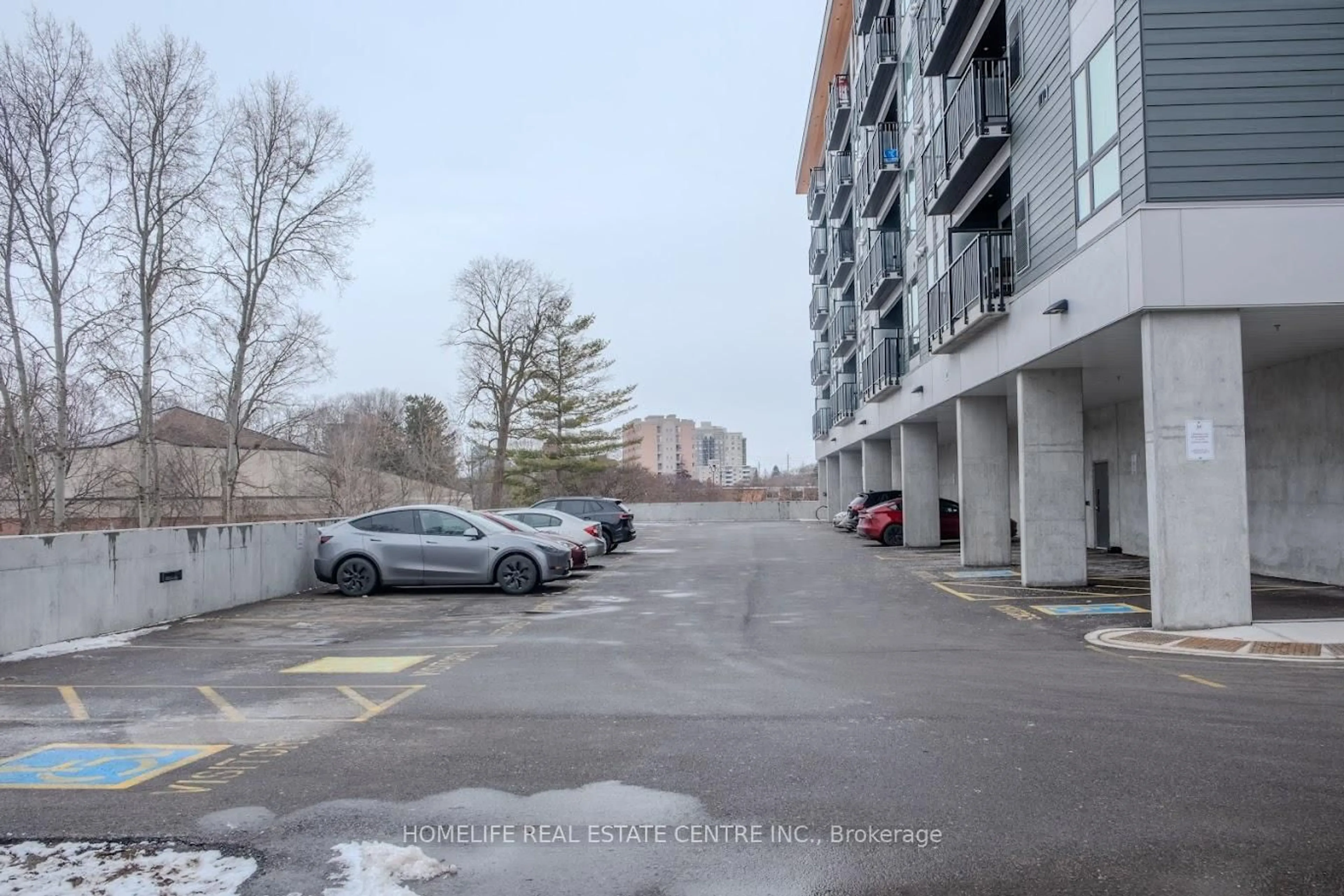 Parking for 312 Erb St #105, Waterloo Ontario N2L 0K9