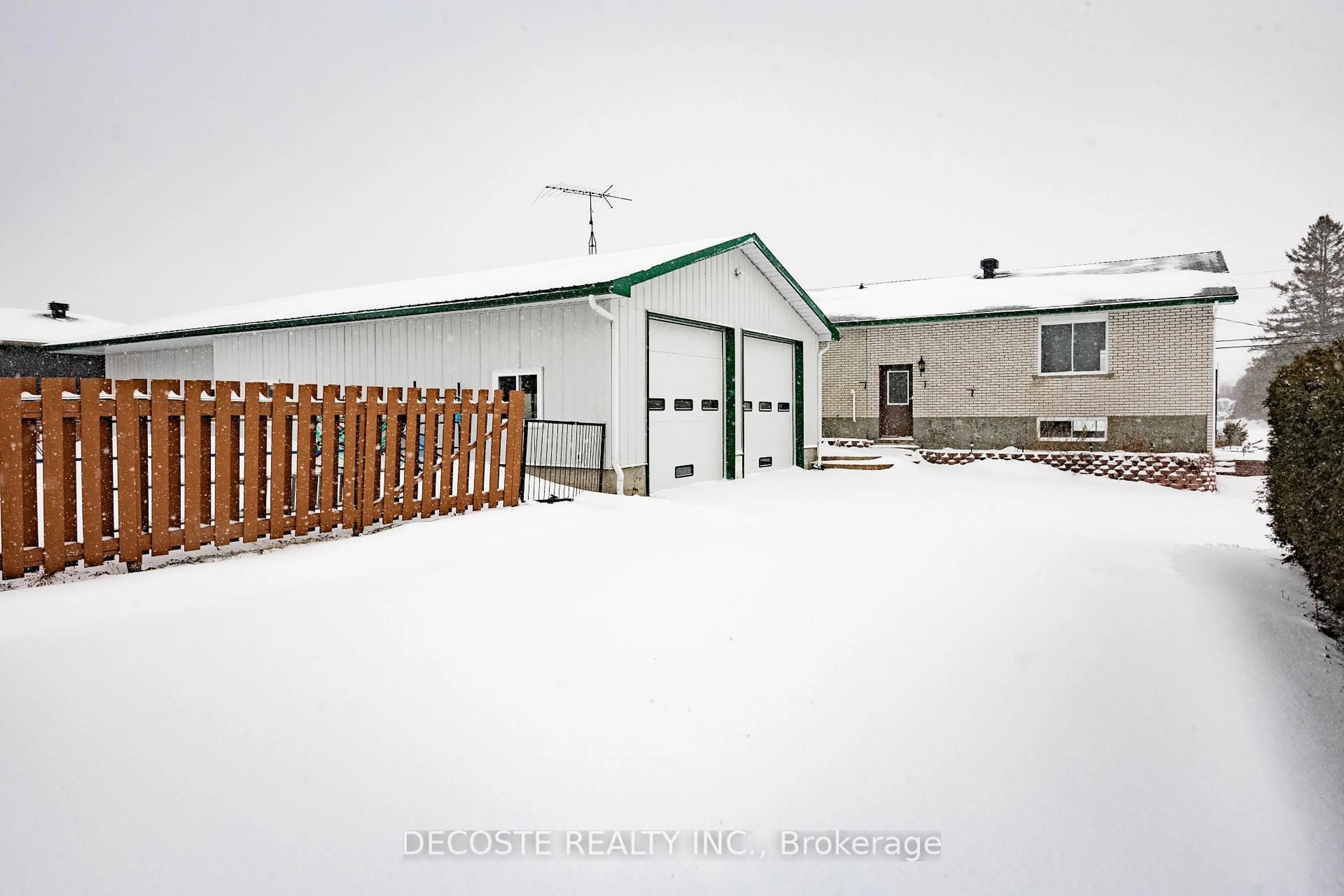 Unknown for 20397 Park Cres, South Glengarry Ontario K0C 1L0