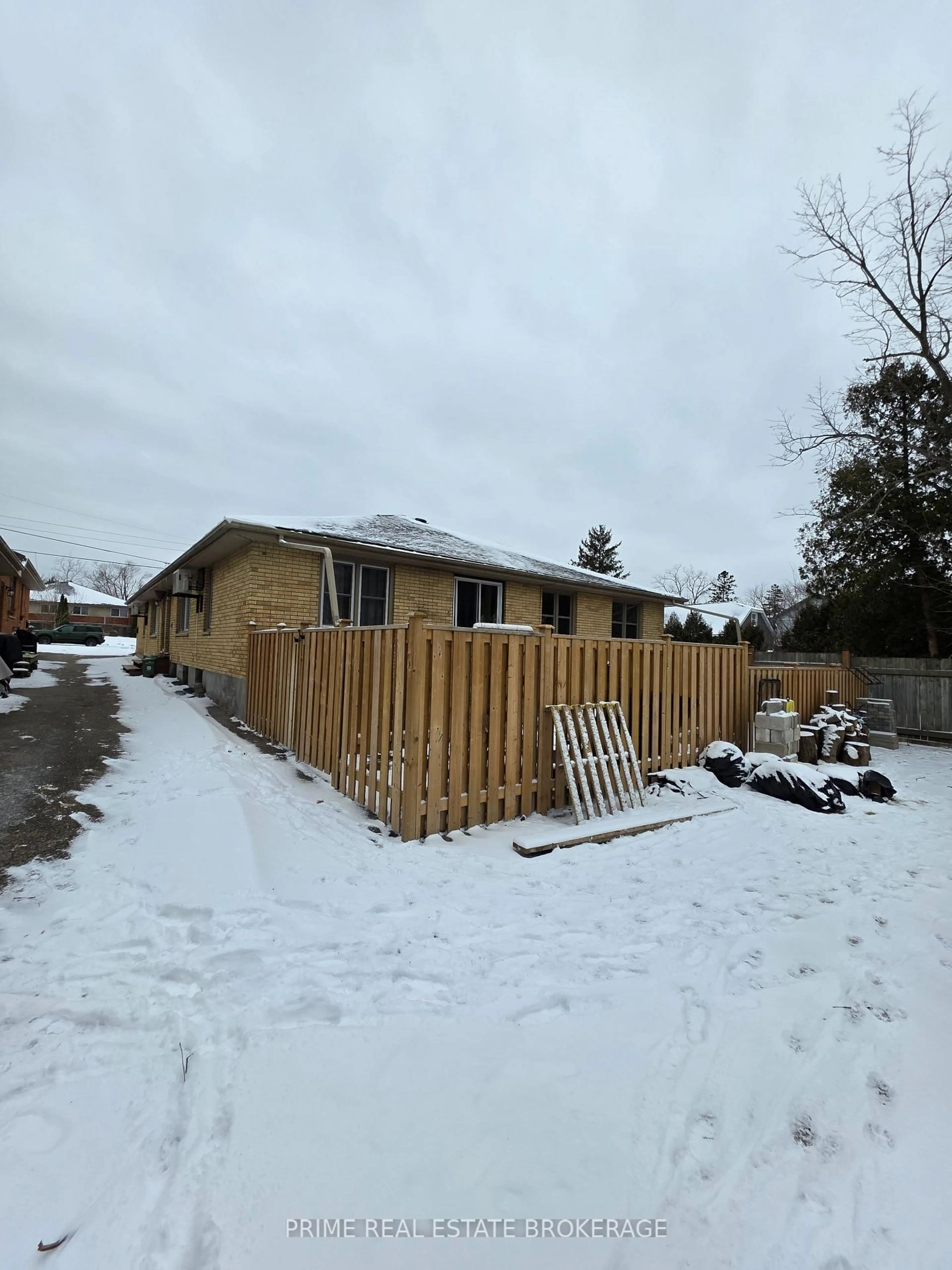 Unknown for 246 Greenwood Ave, London South Ontario N6J 3G4