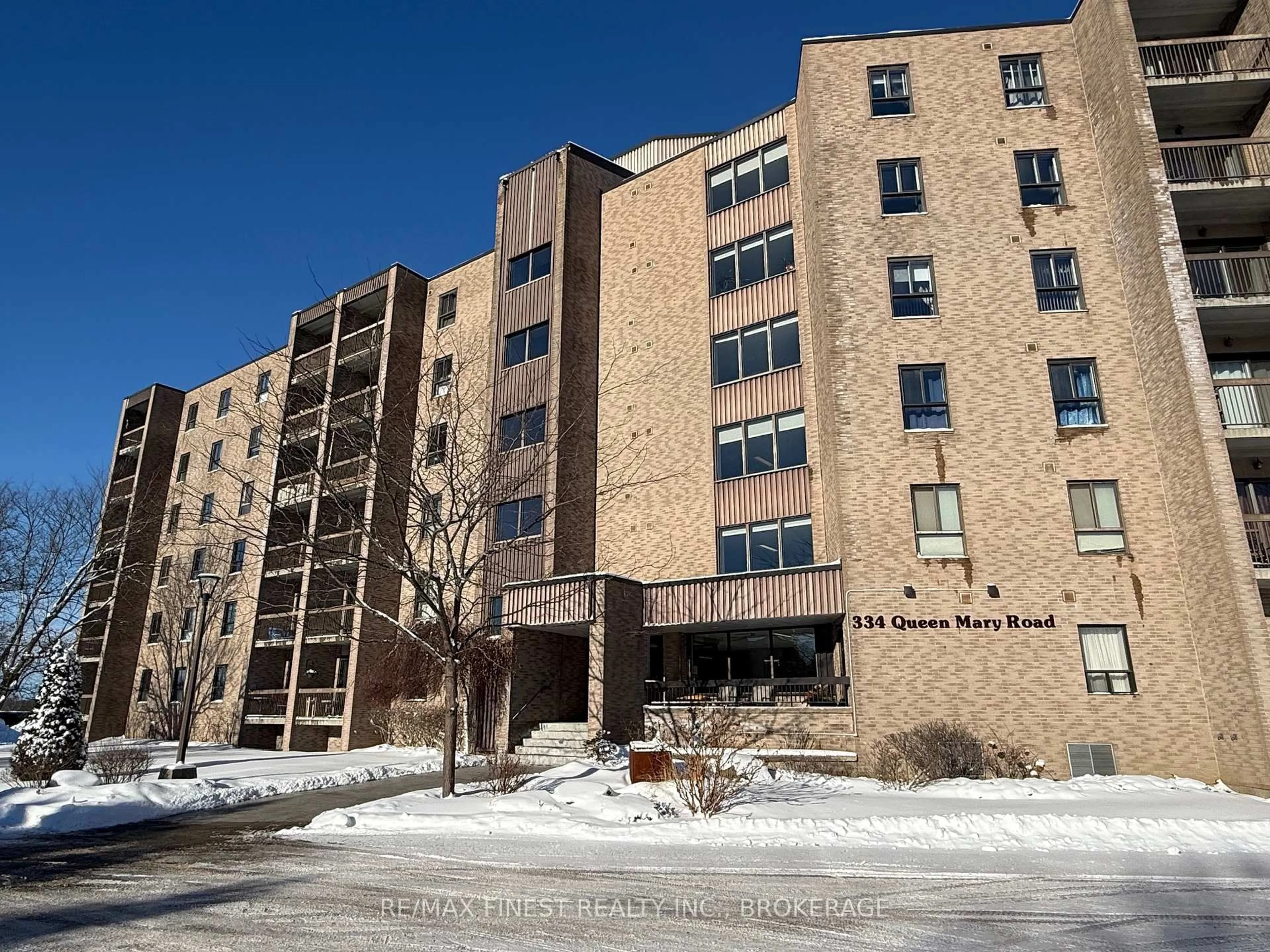 Indoor foyer for 334 Queen Mary Rd #206, Kingston Ontario K7M 7E7