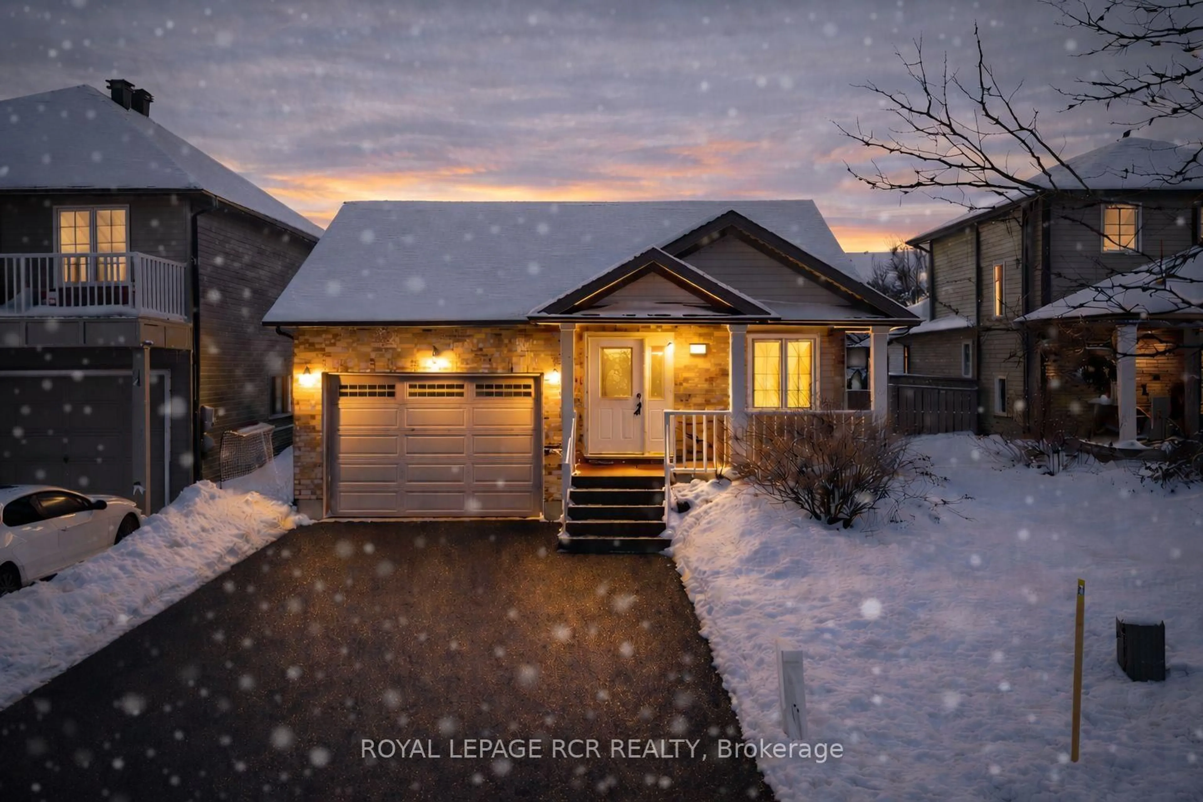 Unknown for 121 Fleming Way, Shelburne Ontario L9V 3E3