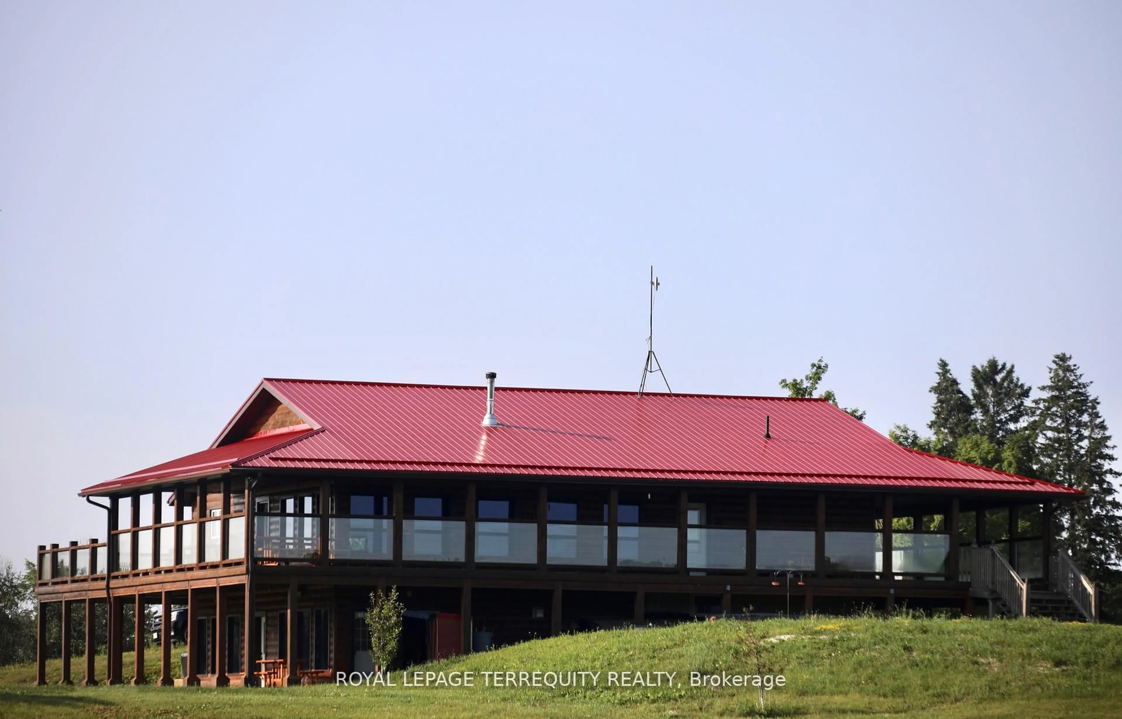 Patio, building for 189 East Hungerford Rd, Tweed Ontario K0K 3J0