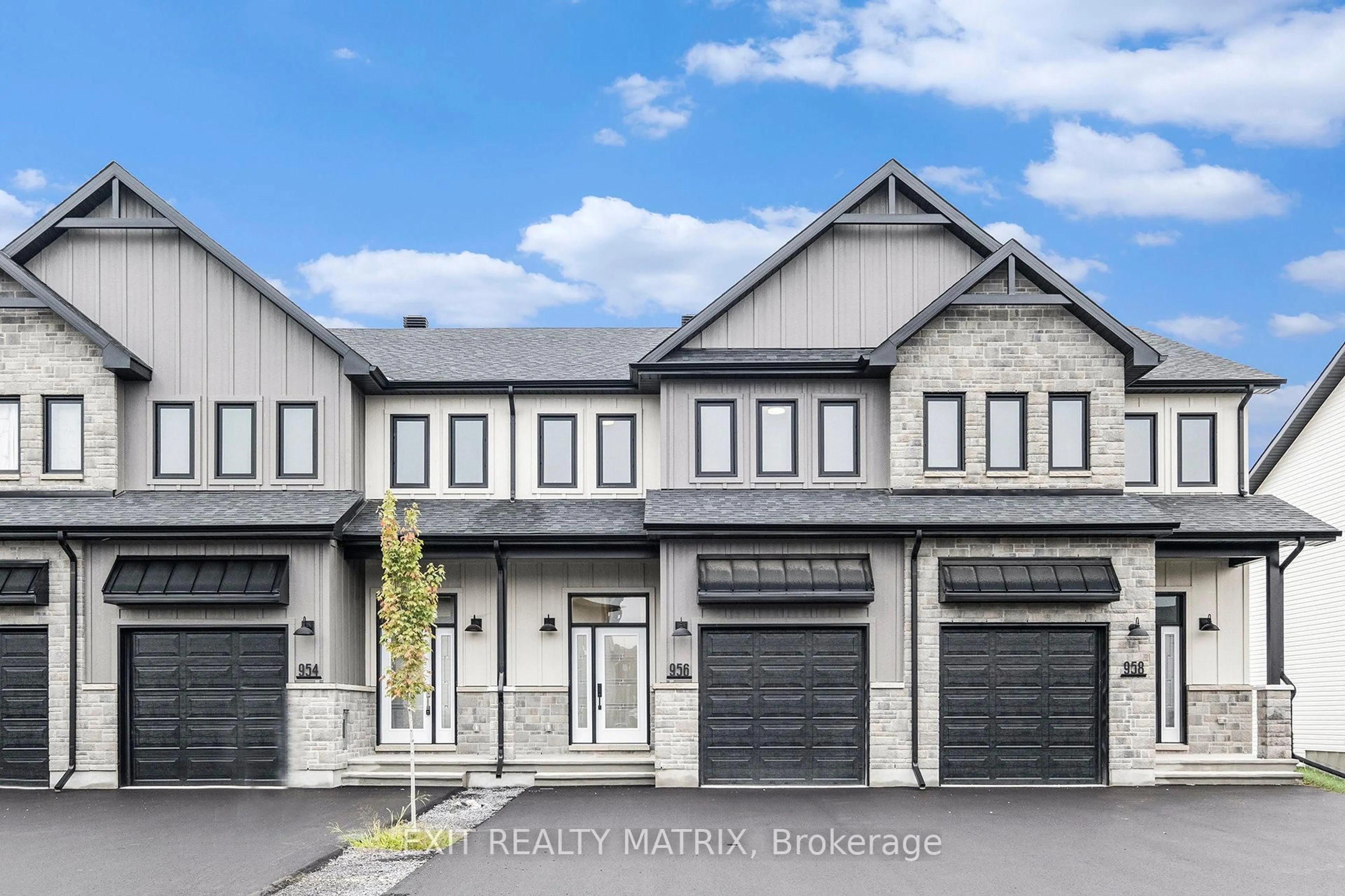 Home with vinyl exterior material, street for 956 COLOGNE St, Russell Ontario K0A 1W0