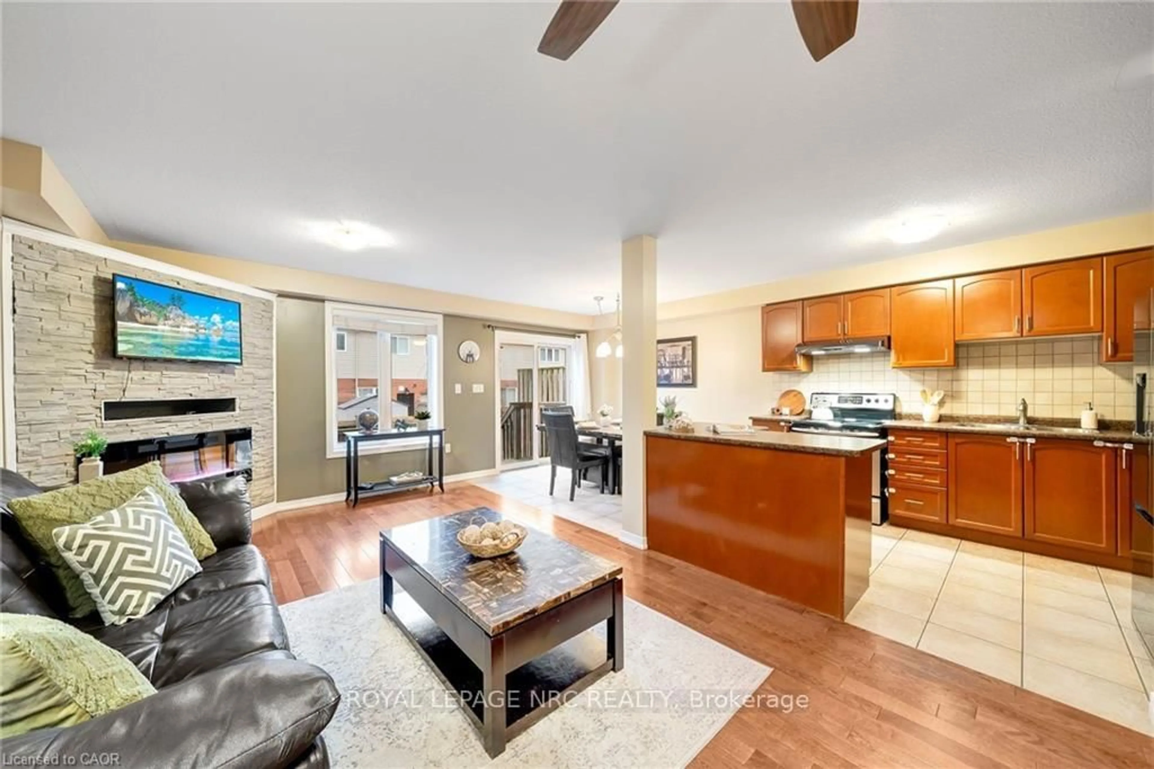 Open concept kitchen, unknown for 21 Periwinkle Dr, Hamilton Ontario L0R 1P0