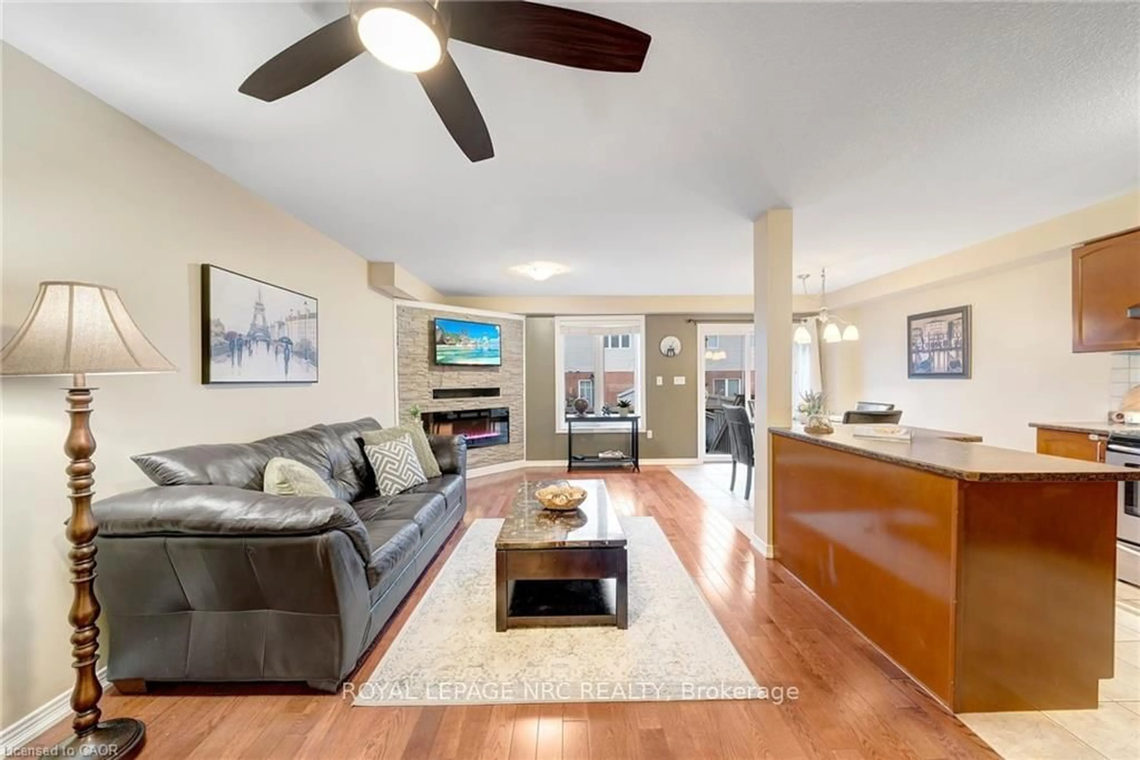 Living room with furniture, unknown for 21 Periwinkle Dr, Hamilton Ontario L0R 1P0