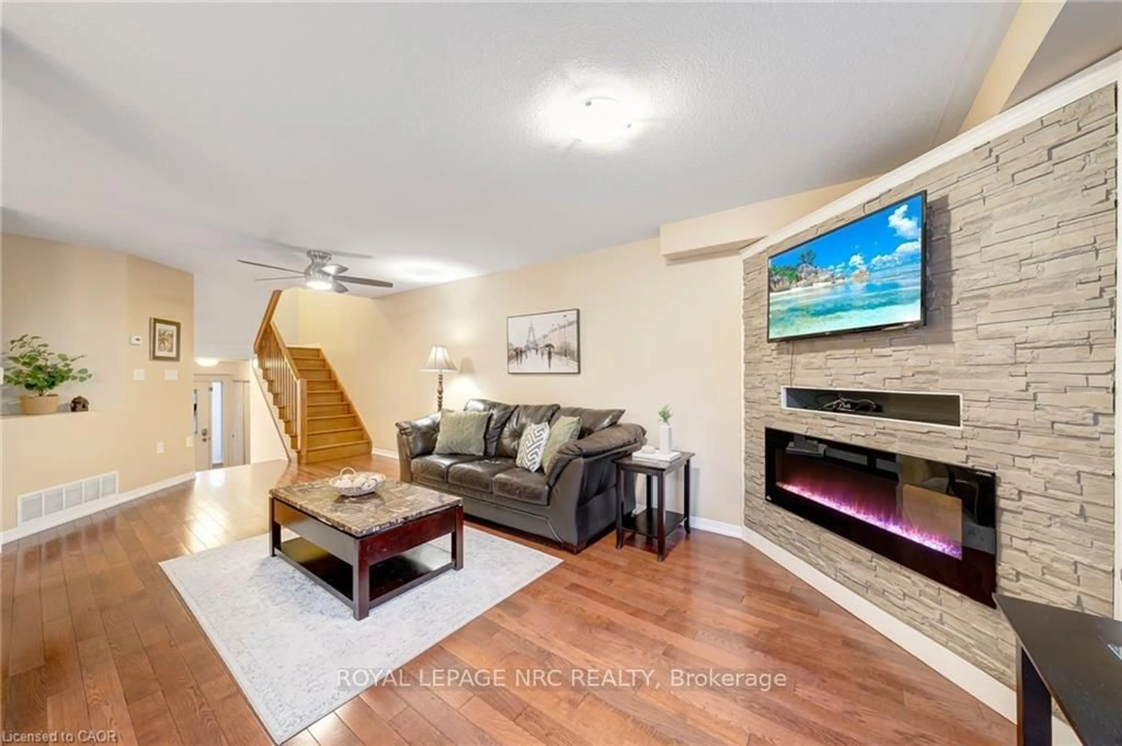 Living room with furniture, unknown for 21 Periwinkle Dr, Hamilton Ontario L0R 1P0