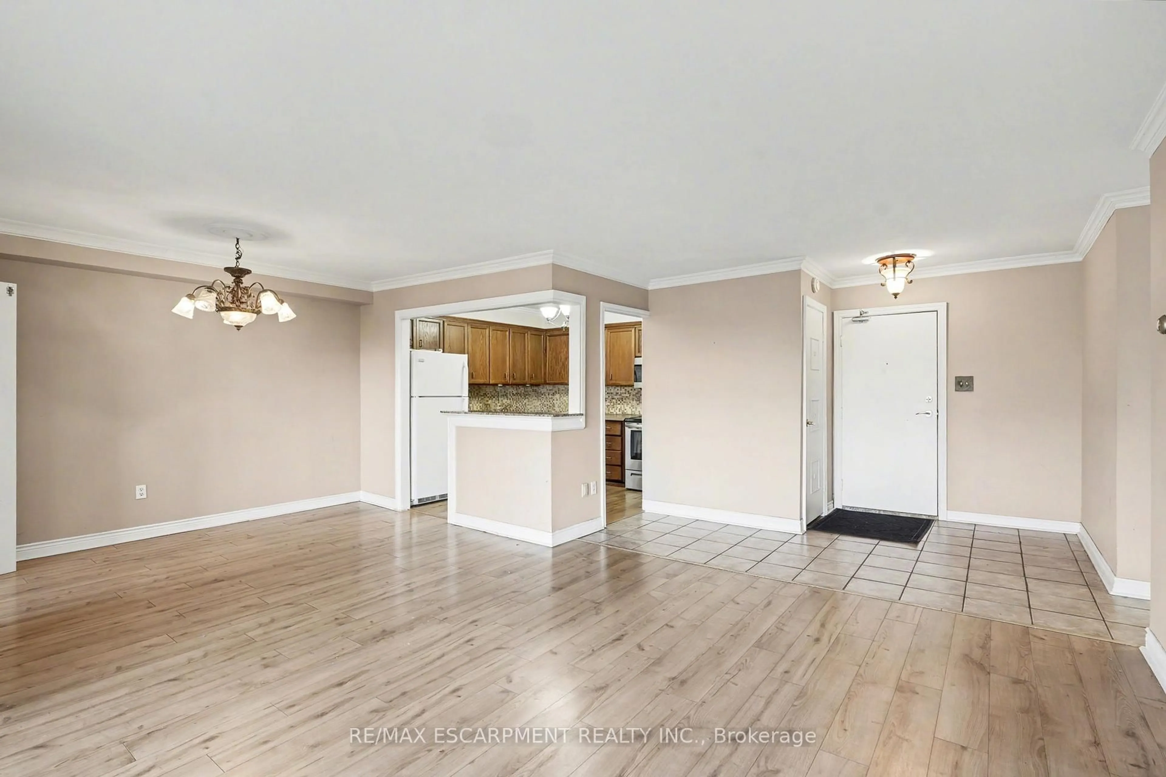 Unknown for 500 Green Rd #218, Hamilton Ontario L8E 3M6