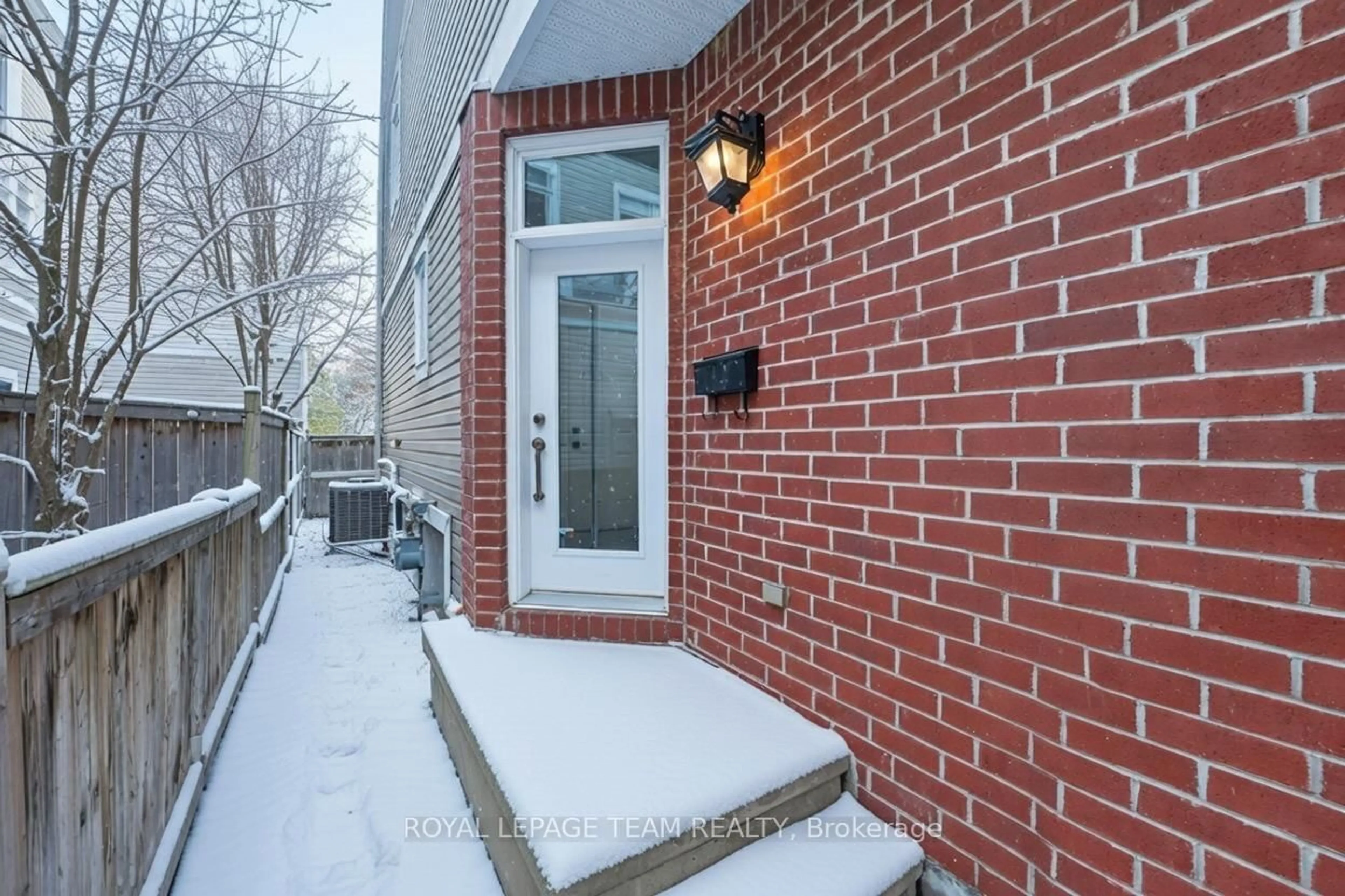 Home with brick exterior material, street for 1512 Clementine Blvd, Ottawa Ontario K1H 8E9