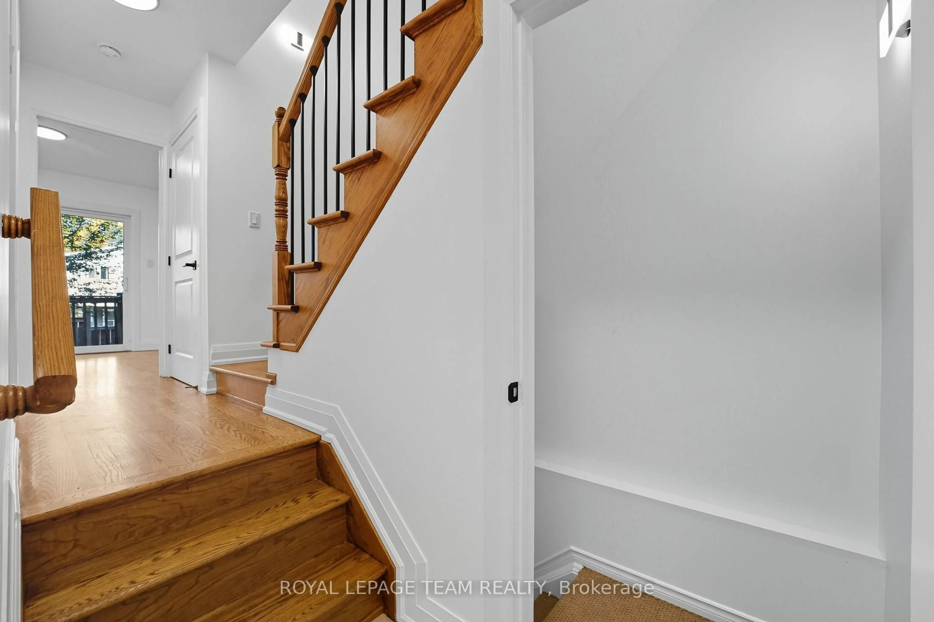 Unknown for 1512 Clementine Blvd, Ottawa Ontario K1H 8E9