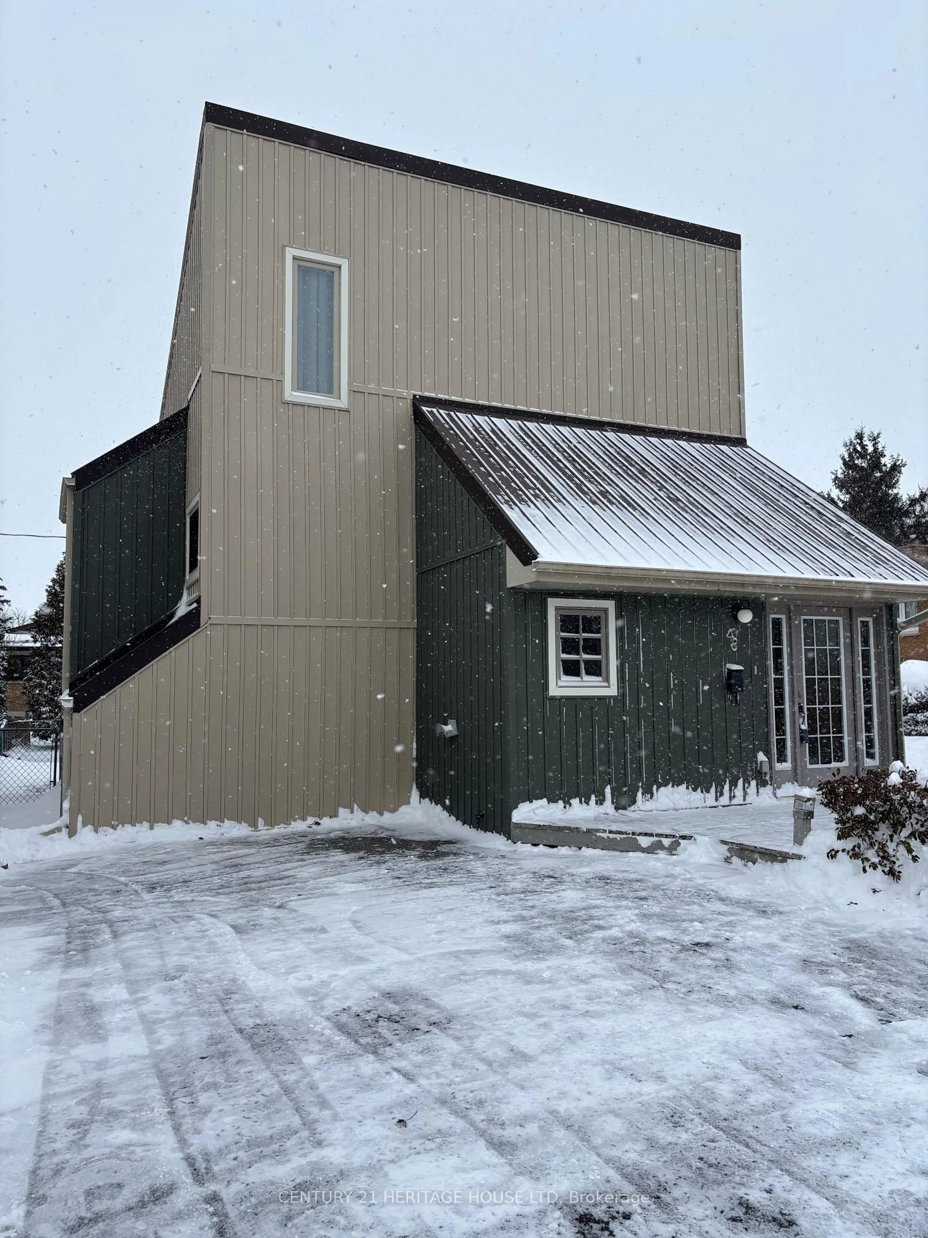 Unknown for 48 Luton Cres, St. Thomas Ontario N5R 5R7