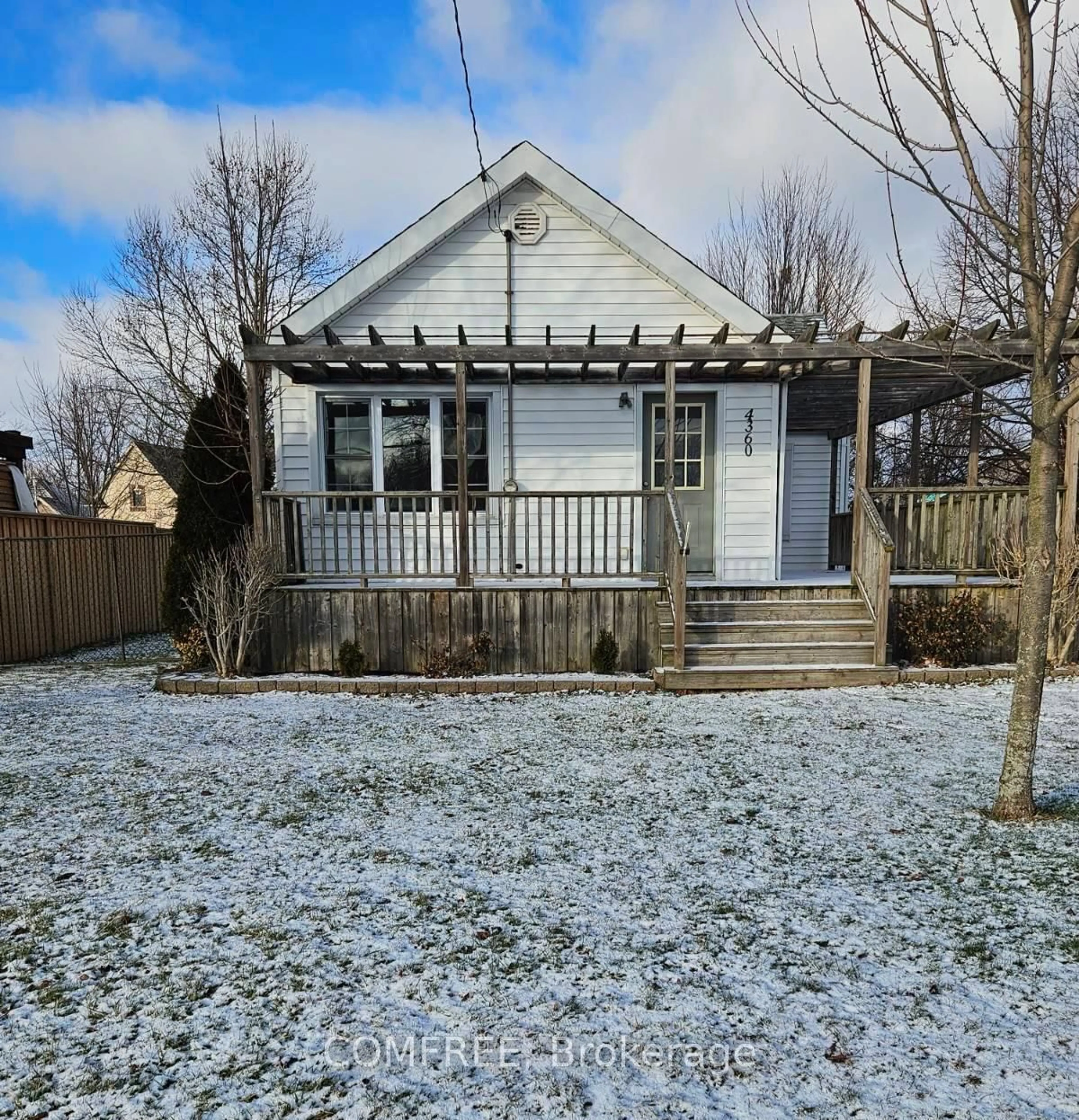 A pic from outside/outdoor area/front of a property/back of a property/a pic from drone, street for 4360 Petrolia Line, Petrolia Ontario N0N 1R0