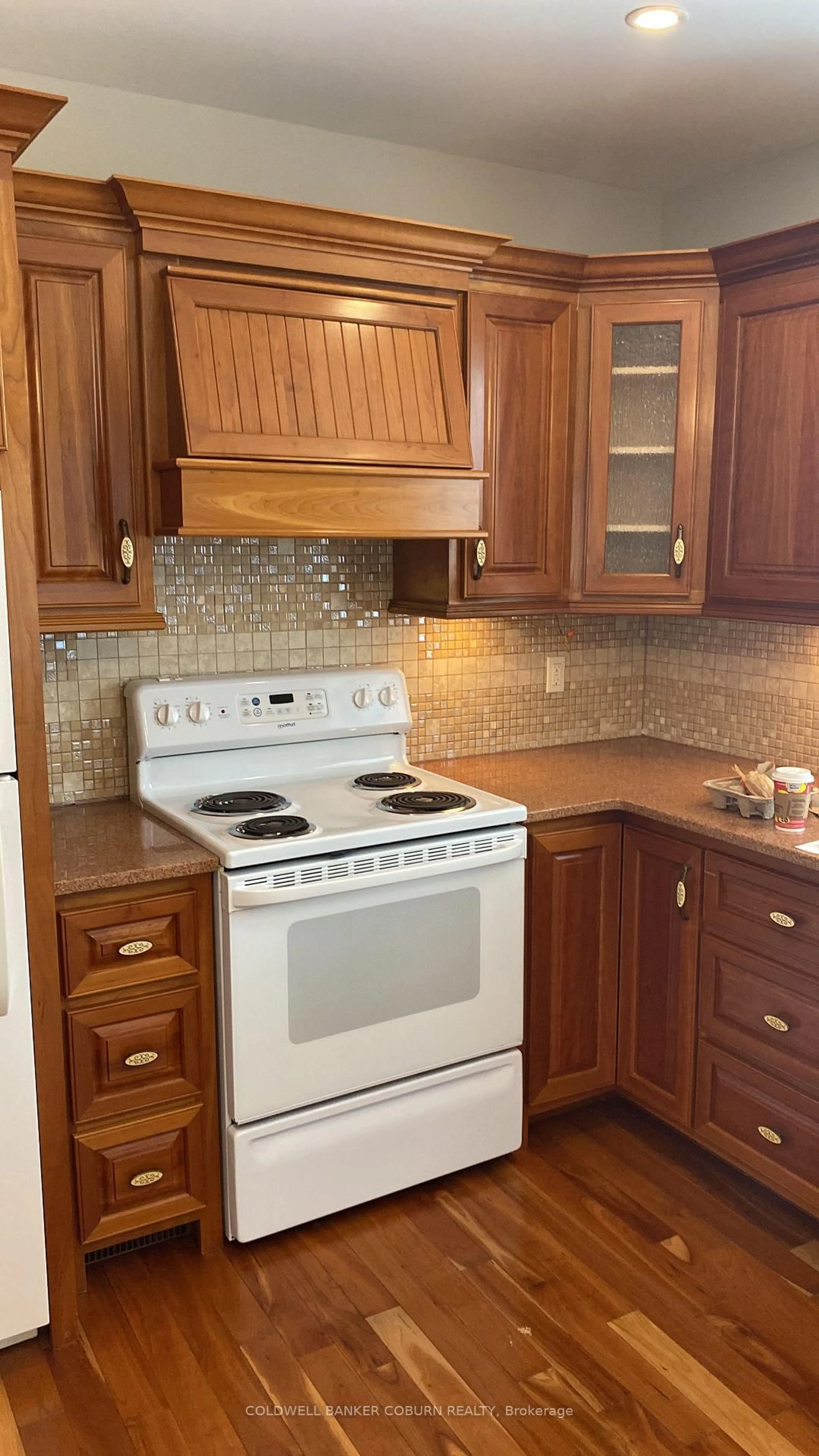Standard kitchen, unknown for 483 Victoria St, Edwardsburgh/Cardinal Ontario K0E 1E0