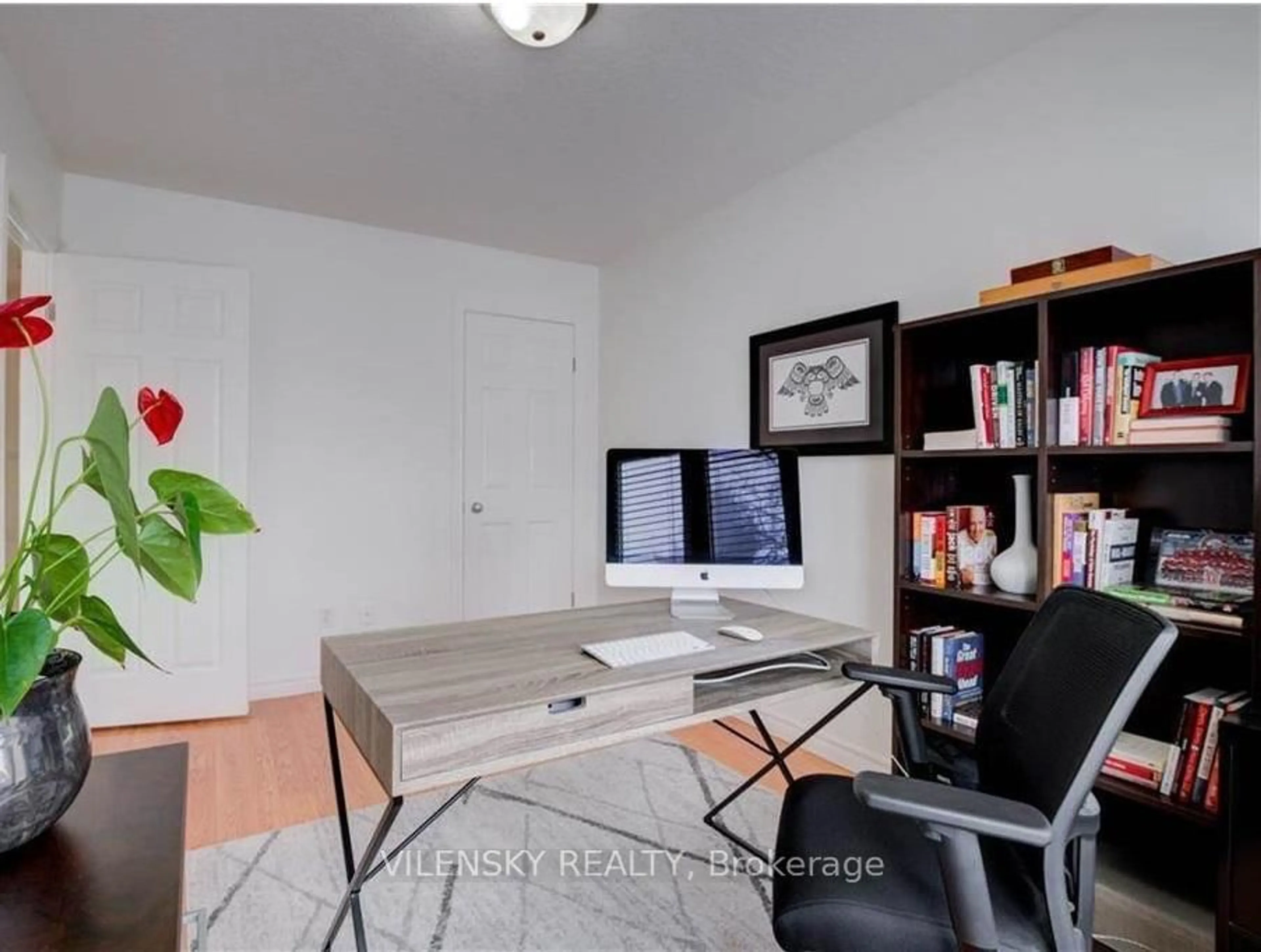 A pic of a room for 572 Thistlewood Dr #7, London North Ontario N5X 4N6