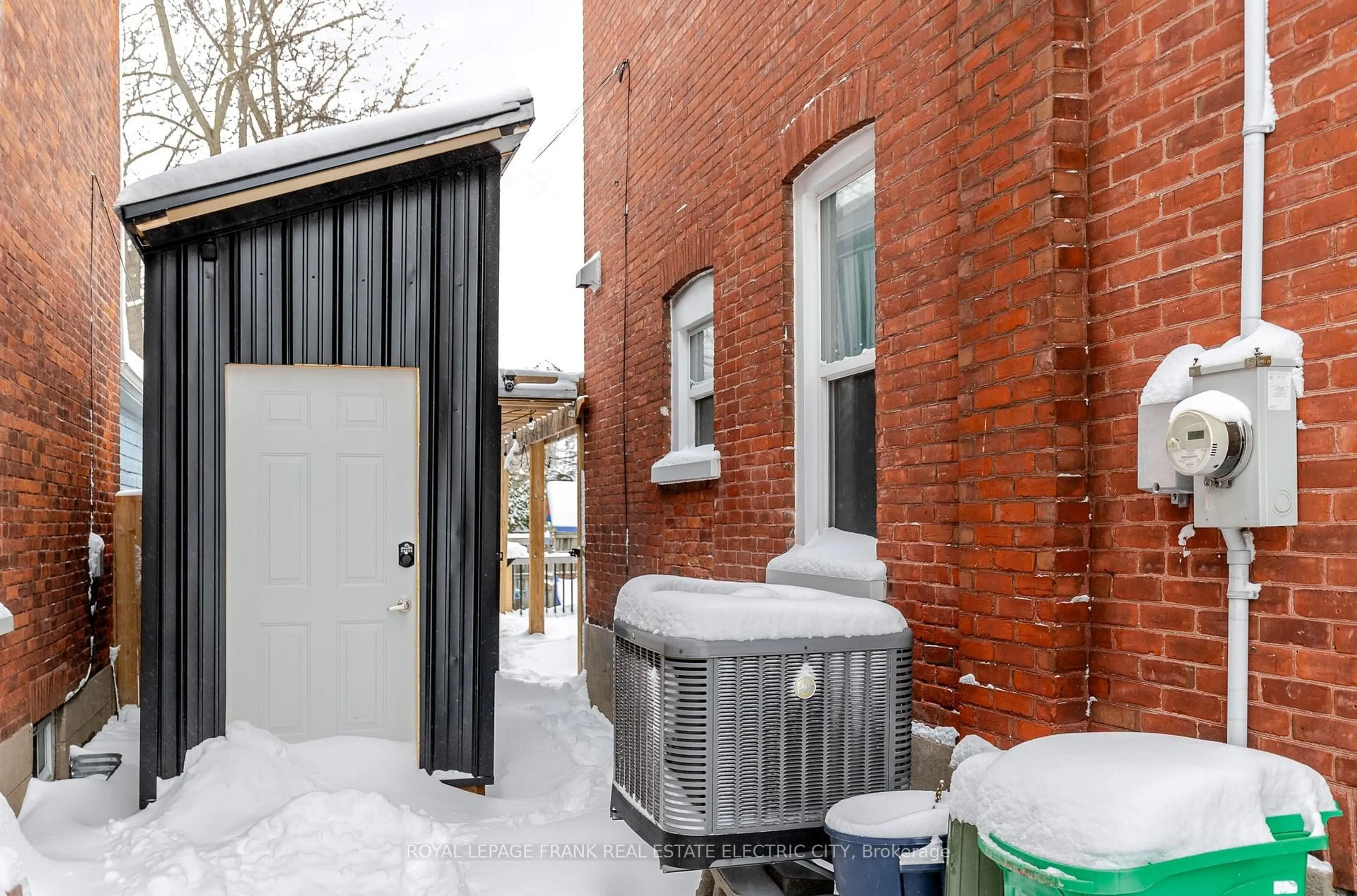 Unknown for 533 Bolivar St, Peterborough Ontario K9J 4R5