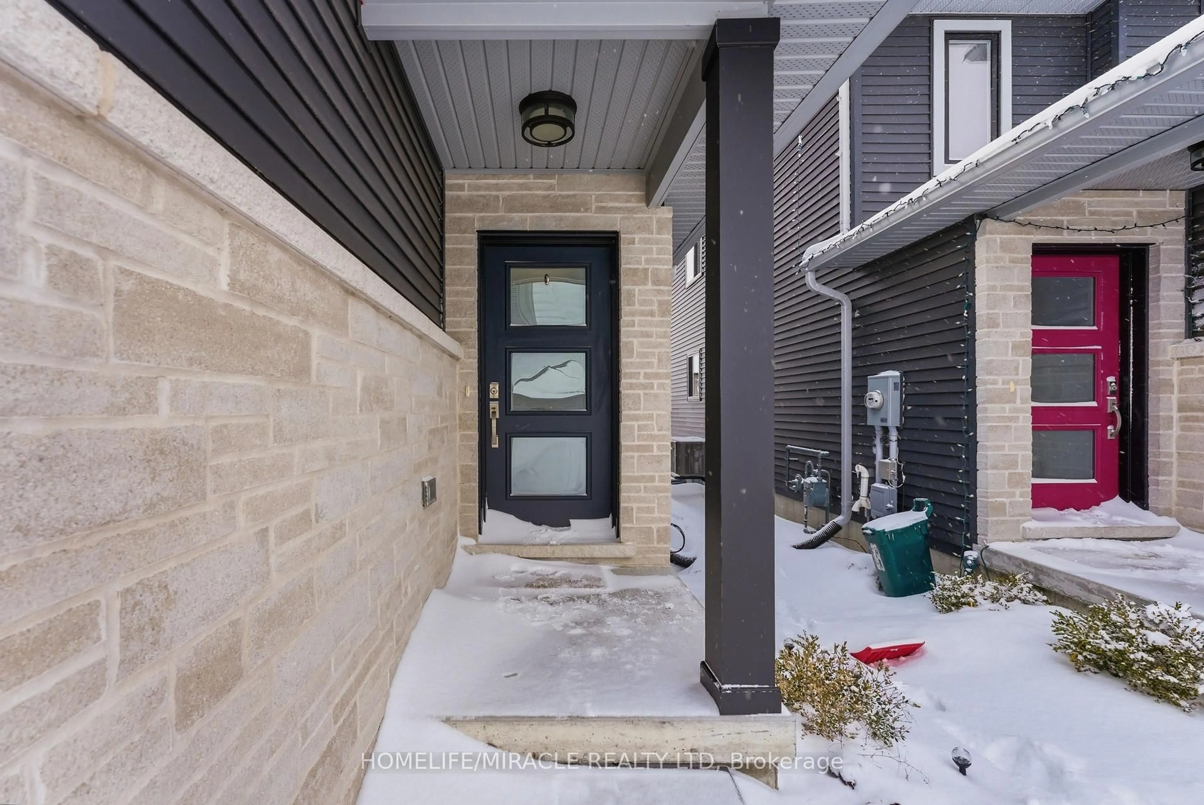 Indoor entryway for 38 Dewal Pl, Belleville Ontario K8P 0H2