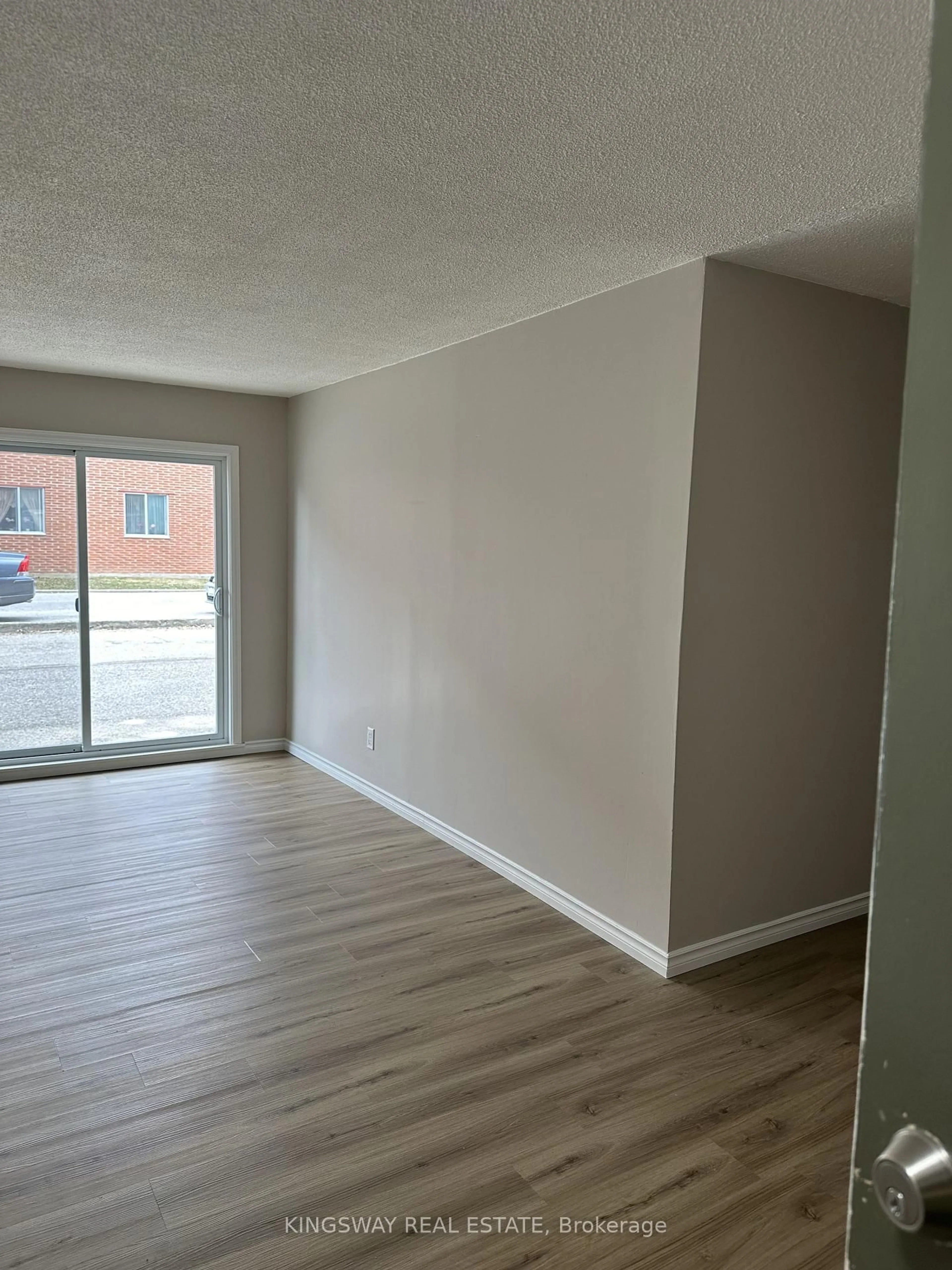 A pic of a room for 185 Lisgar Ave #102, Tillsonburg Ontario N4G 3L5
