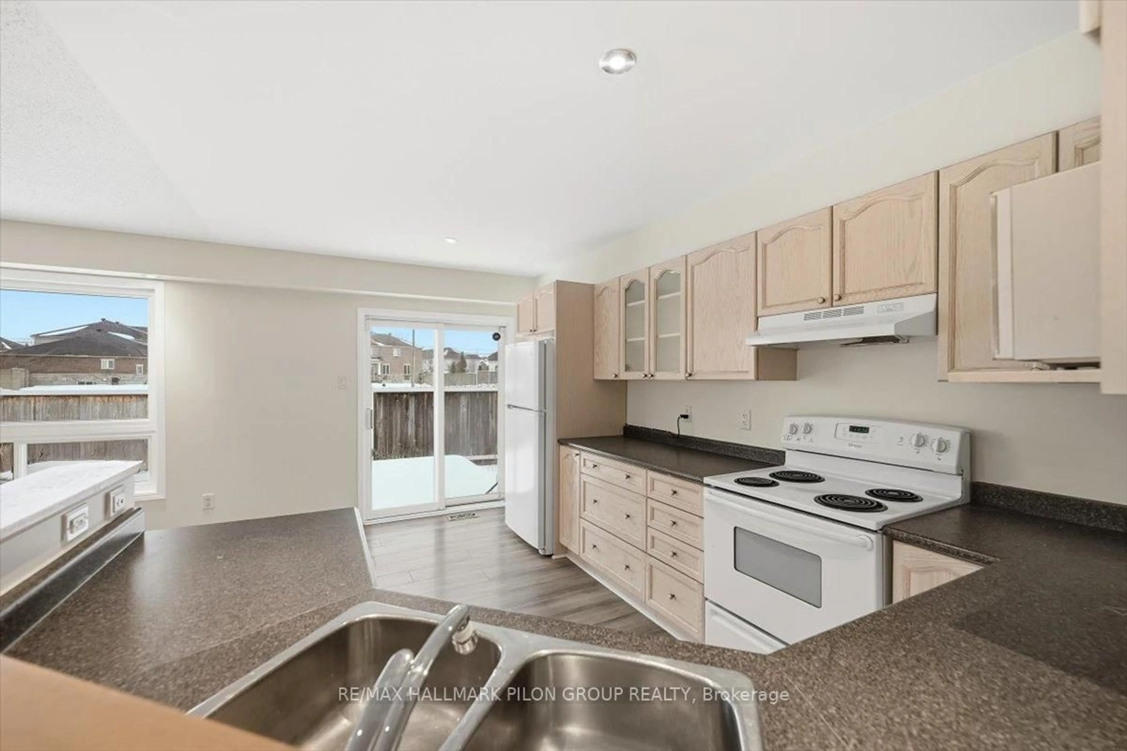 Unknown for 2015 Breezewood St, Orleans Ontario K4A 4S7