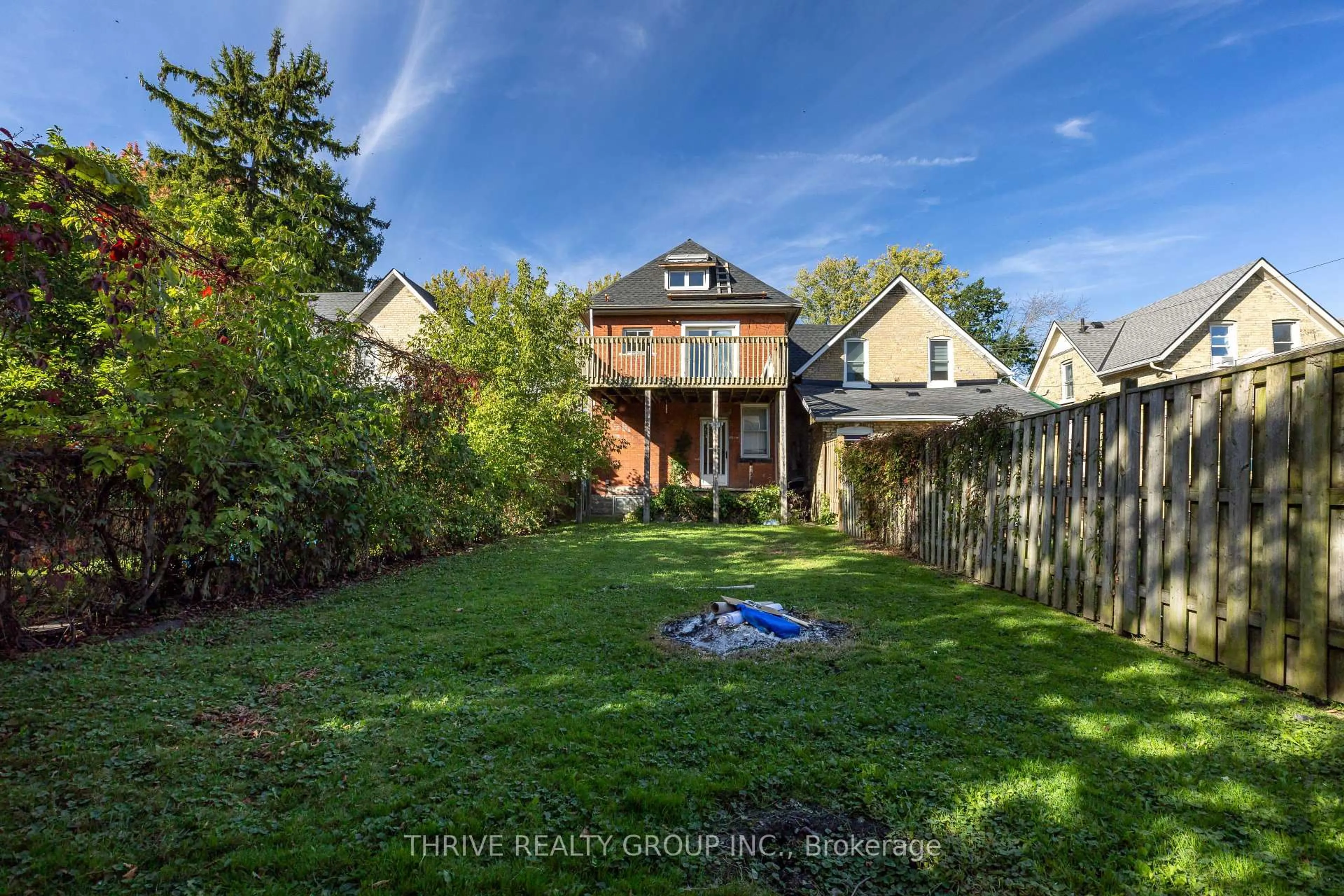 A pic from outside/outdoor area/front of a property/back of a property/a pic from drone, street for 11 Forest Ave, St. Thomas Ontario N5R 2J1