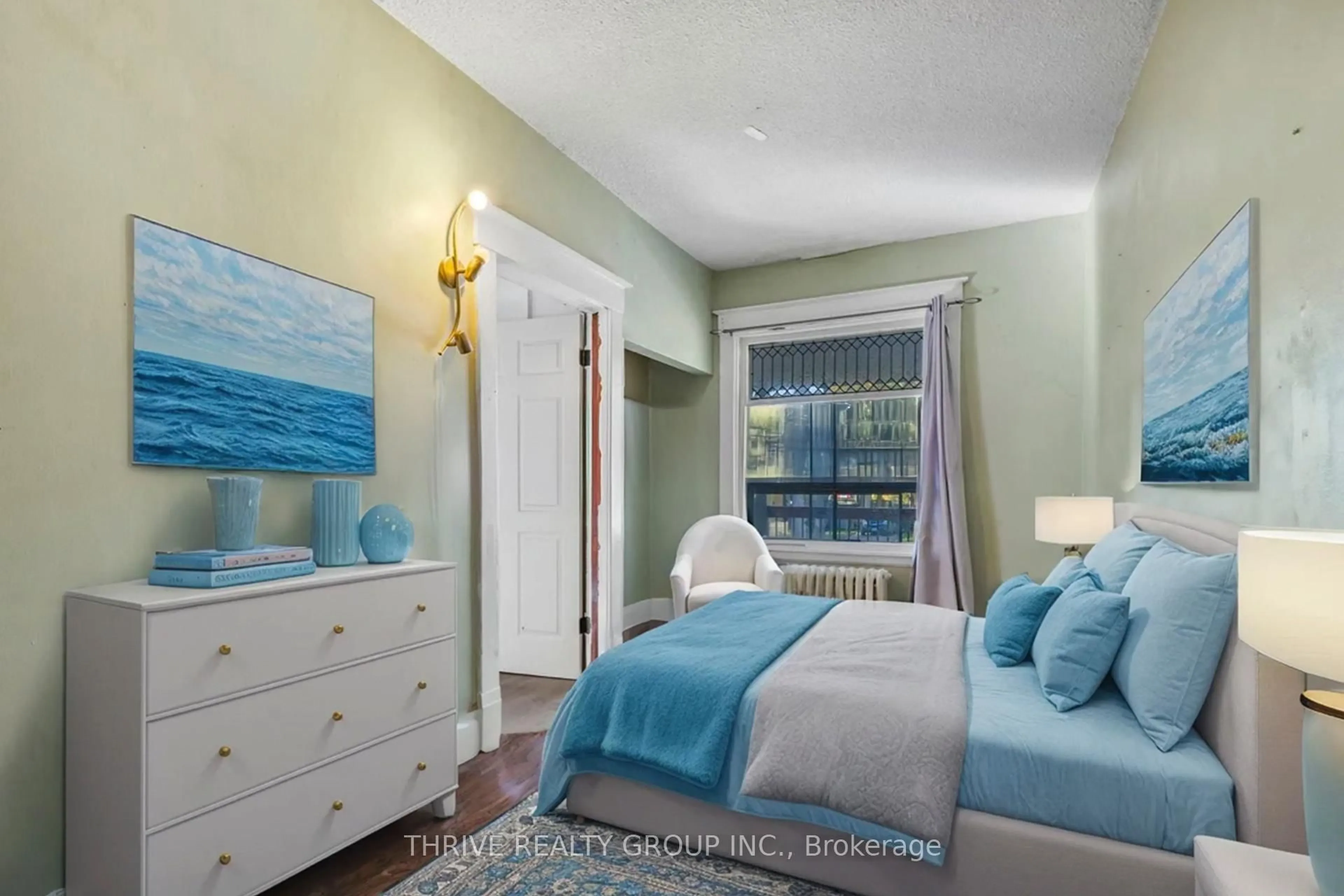 Bedroom with bed, unknown for 11 Forest Ave, St. Thomas Ontario N5R 2J1