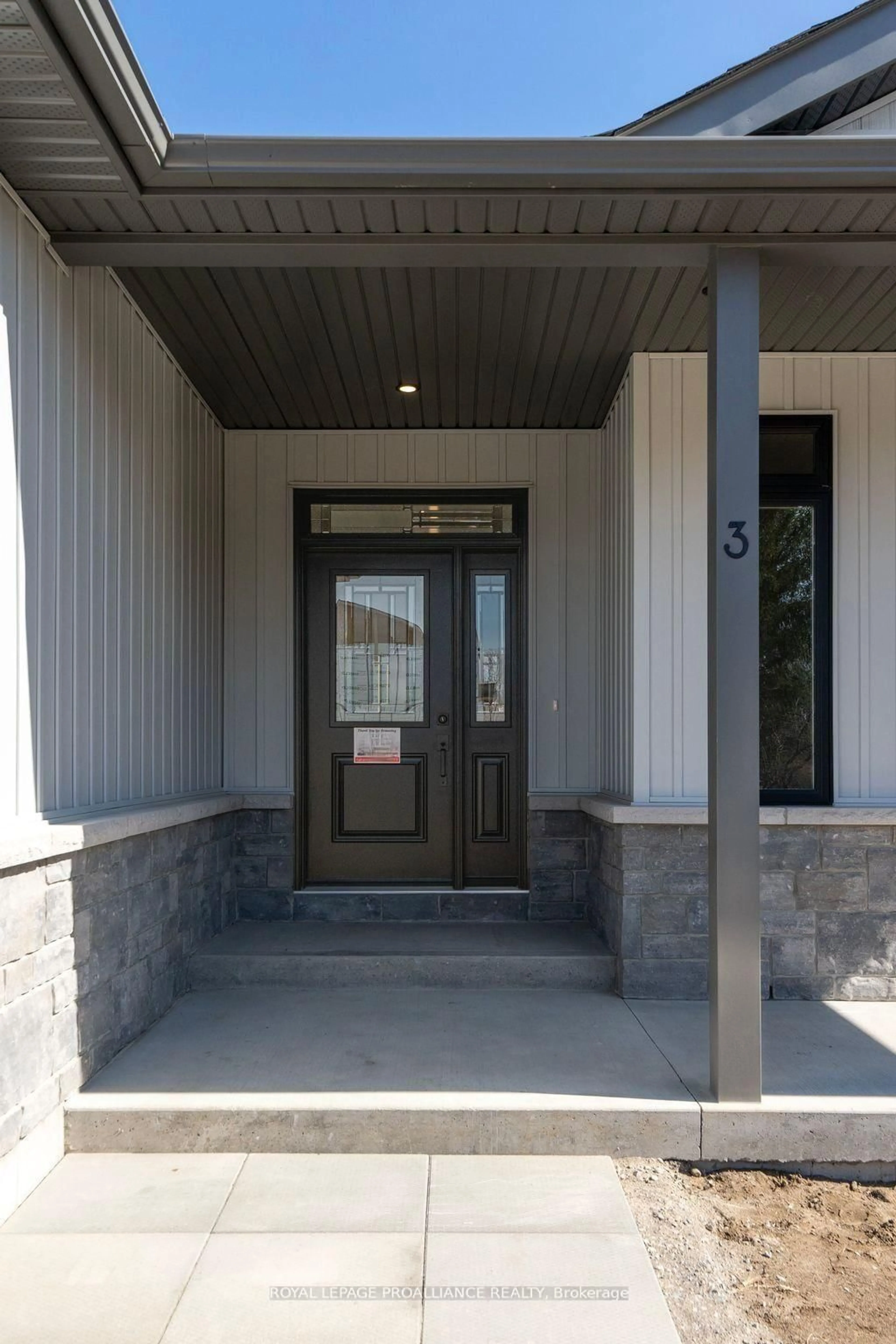 Indoor entryway for 3 Clayton John Ave, Brighton Ontario K0K 1H0