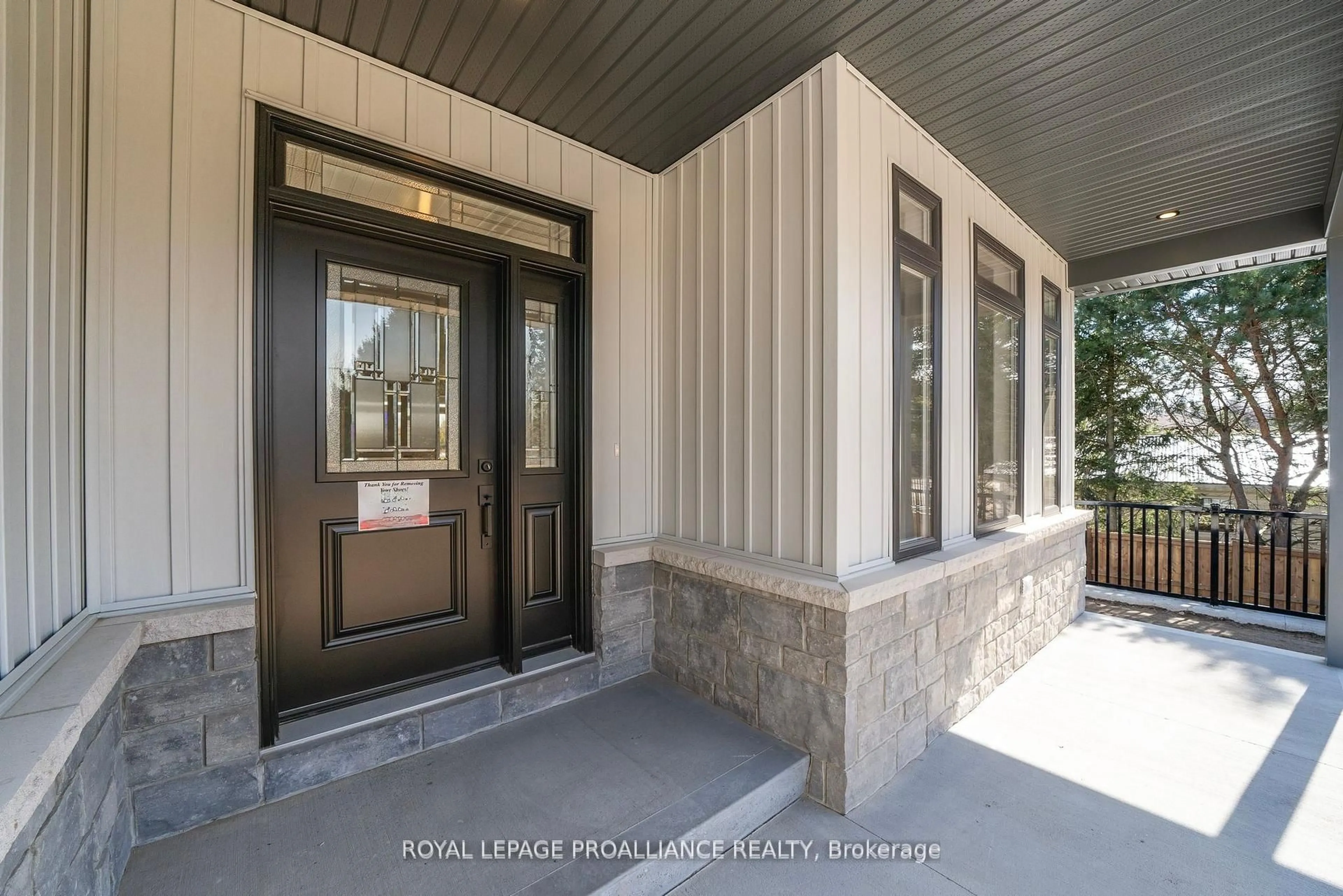 Indoor entryway for 3 Clayton John Ave, Brighton Ontario K0K 1H0