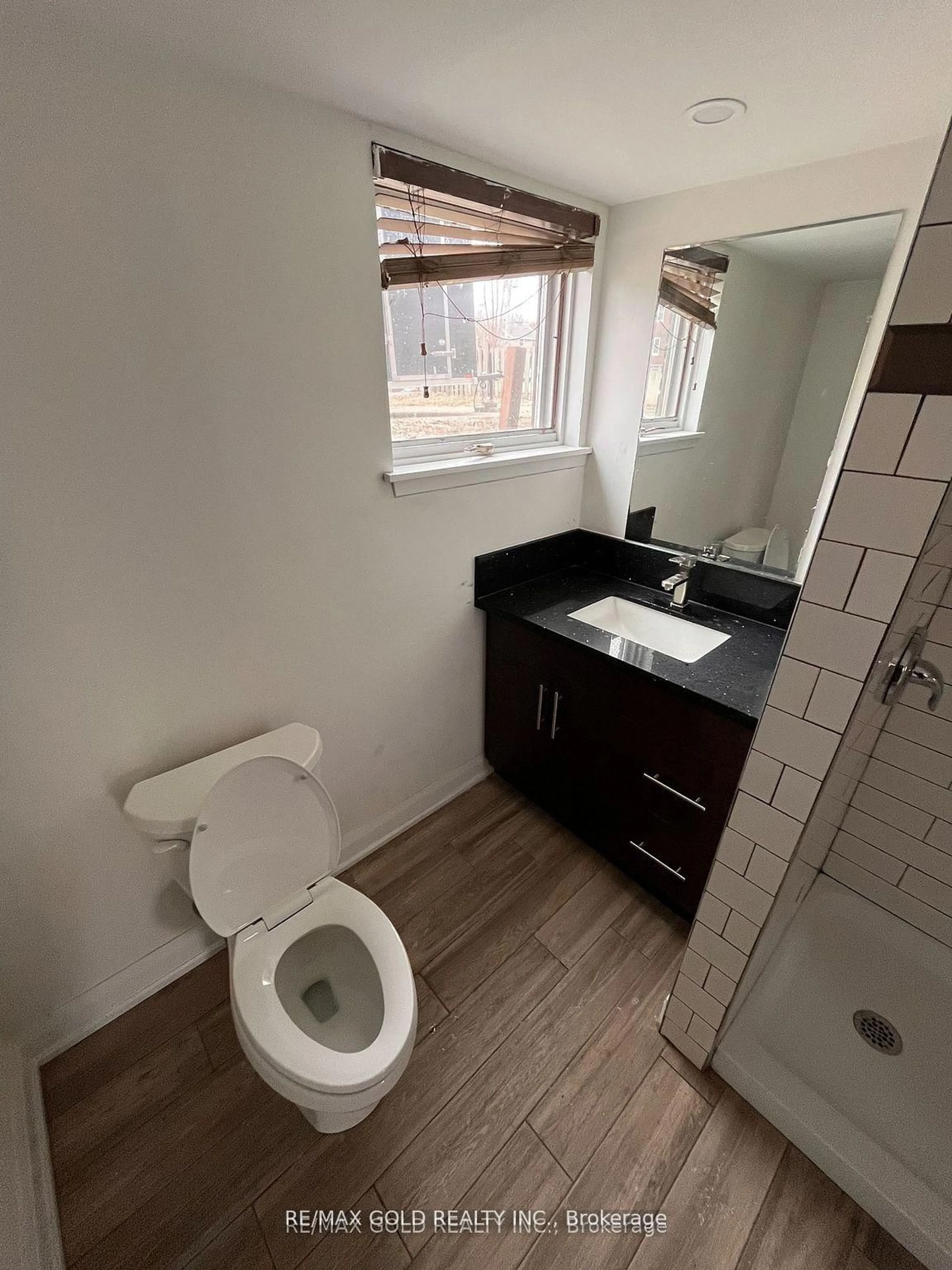 A pic of a room for 1575 Ouellette Ave, Windsor Ontario N8X 1K5