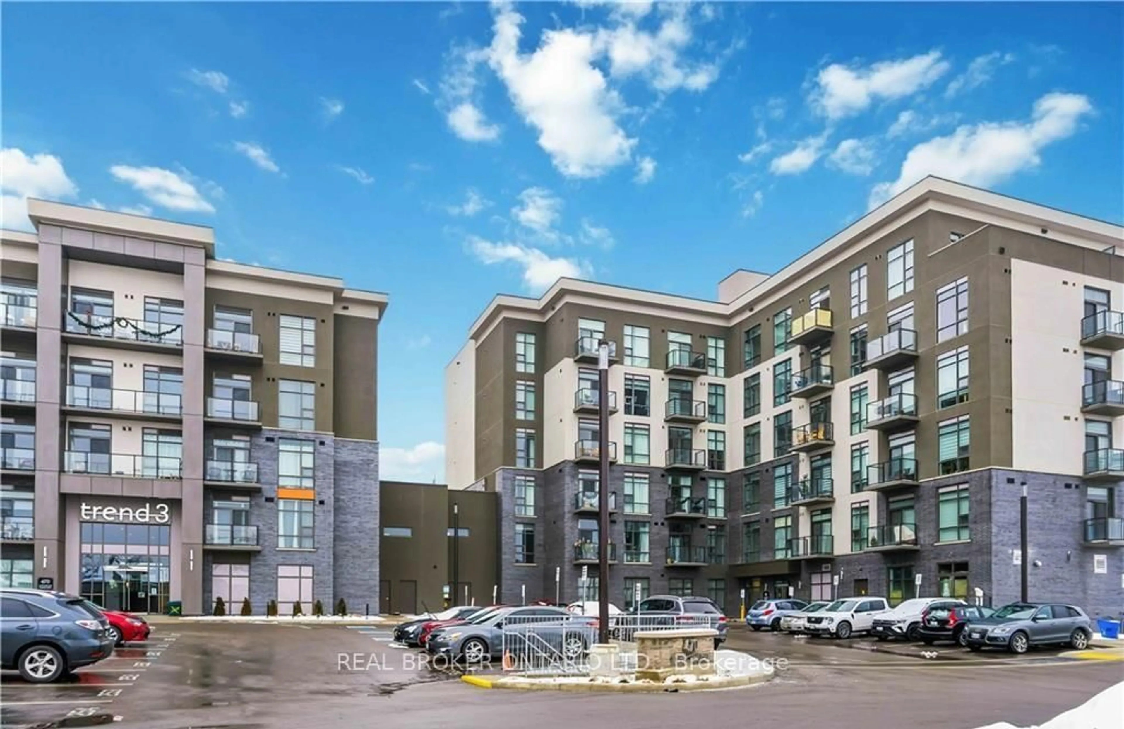 Patio, building for 470 Dundas St #909, Hamilton Ontario L8B 2A6