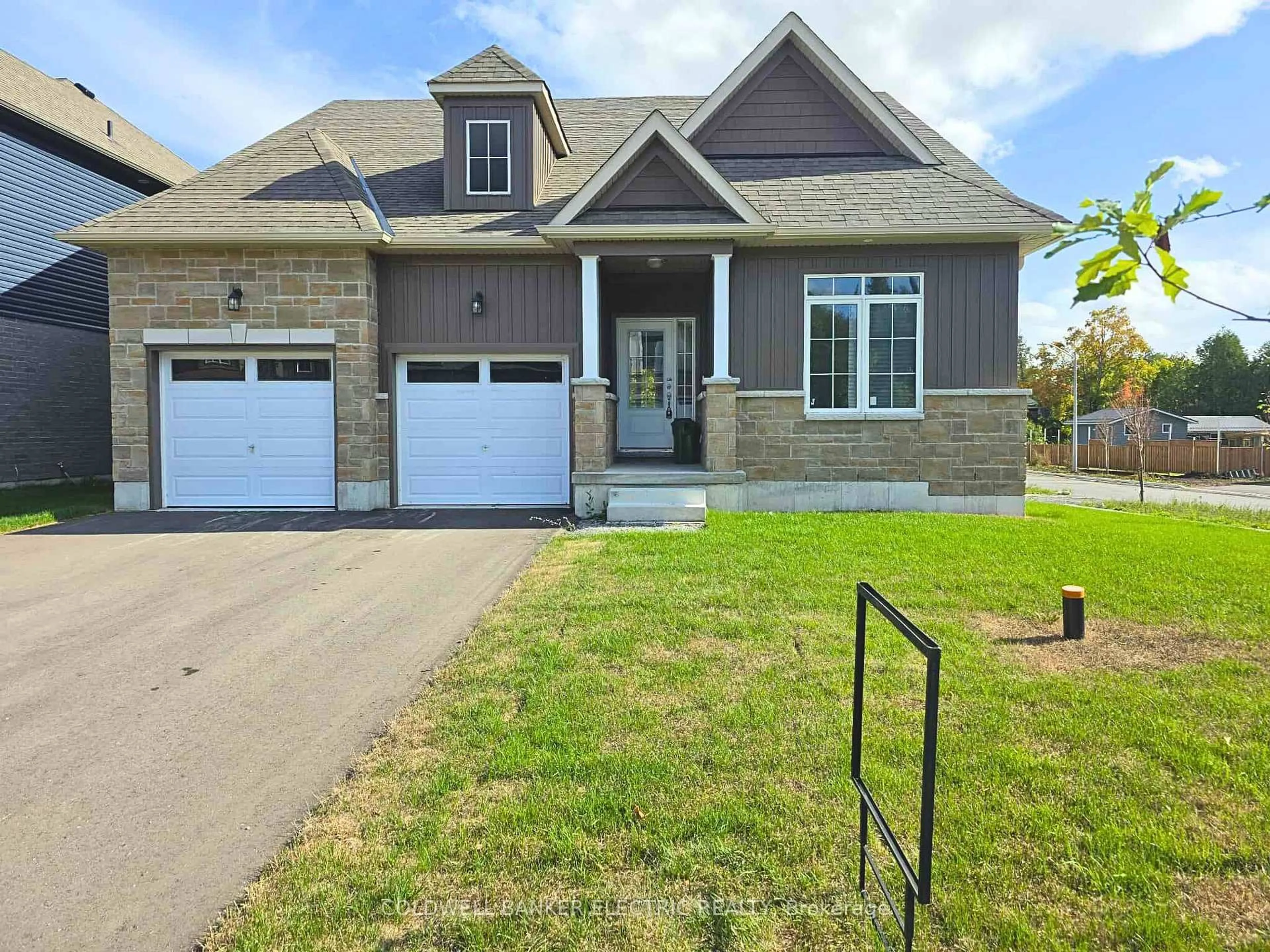 Home with brick exterior material, street for 3 Hillcroft Way, Kawartha Lakes Ontario K0M 1A0
