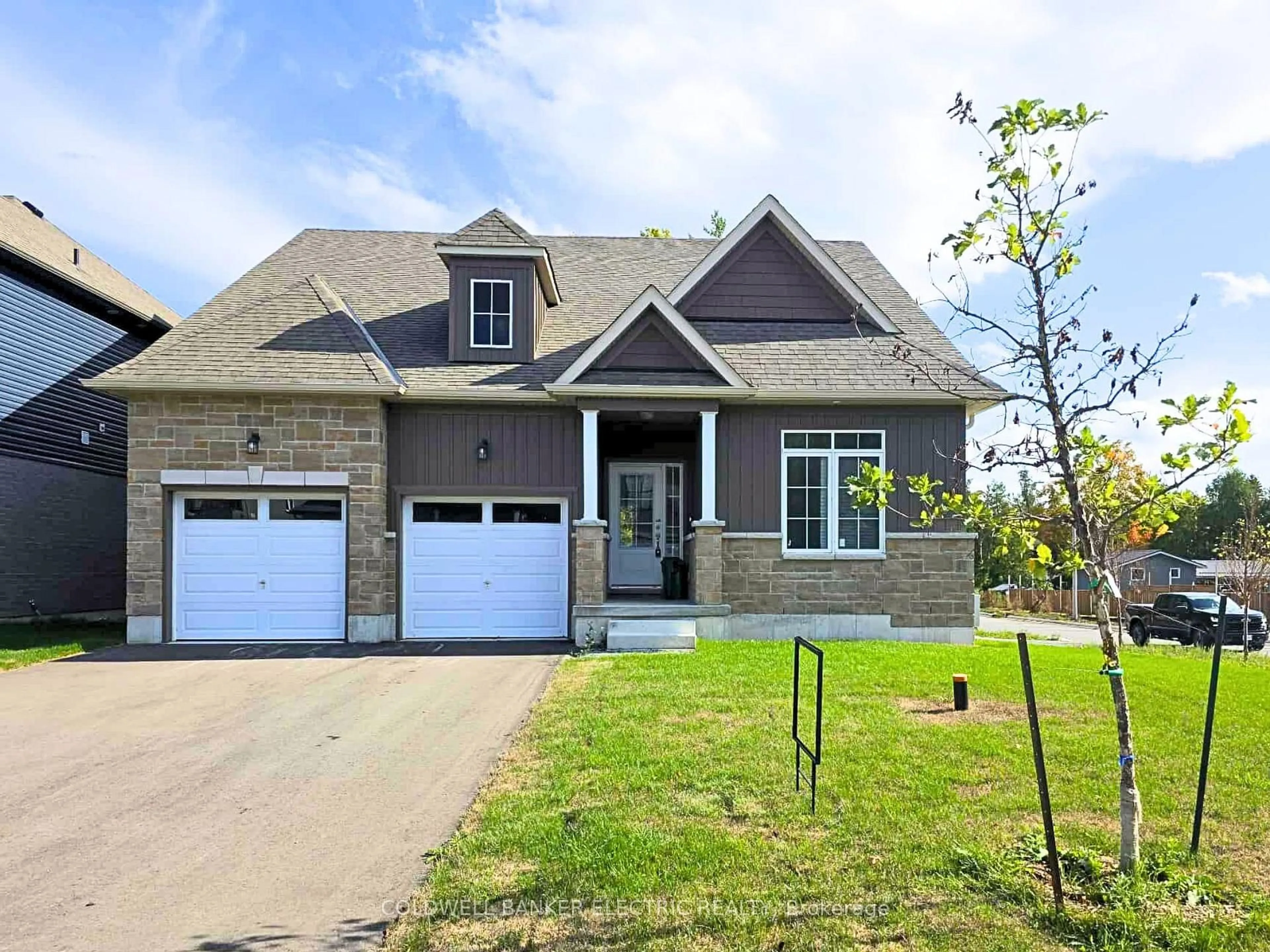 Home with brick exterior material, street for 3 Hillcroft Way, Kawartha Lakes Ontario K0M 1A0